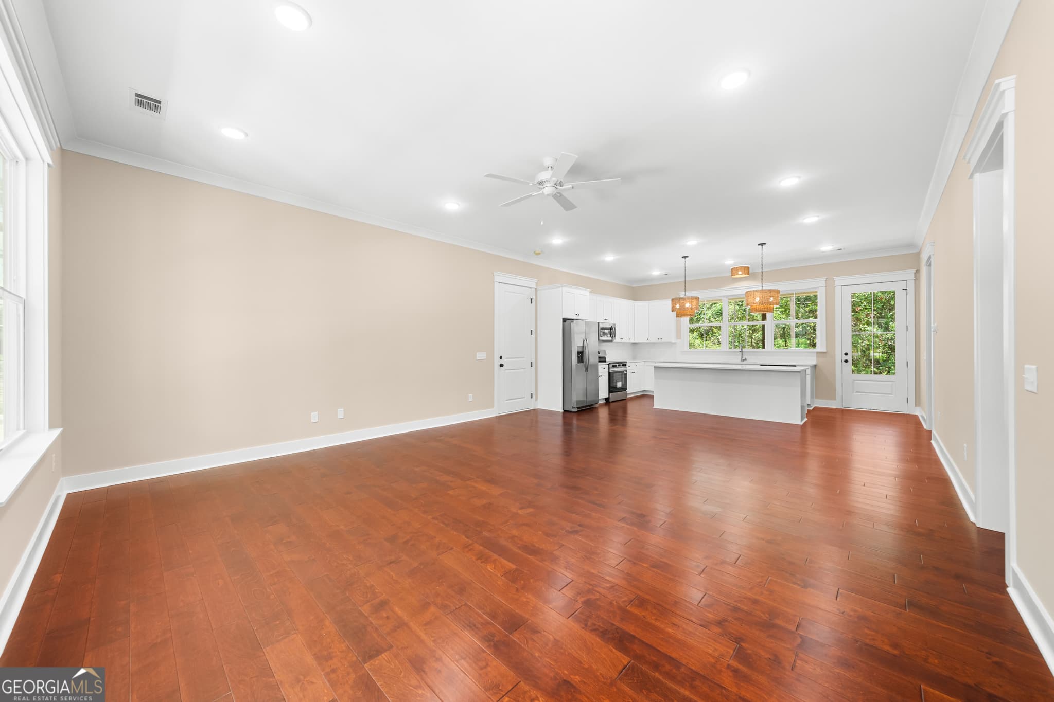 3 bedroom, 2 bathroom, 1,579 sq ft single family residence for sale at 28 Jef Road, Statesboro, GA 30458 — photo 5