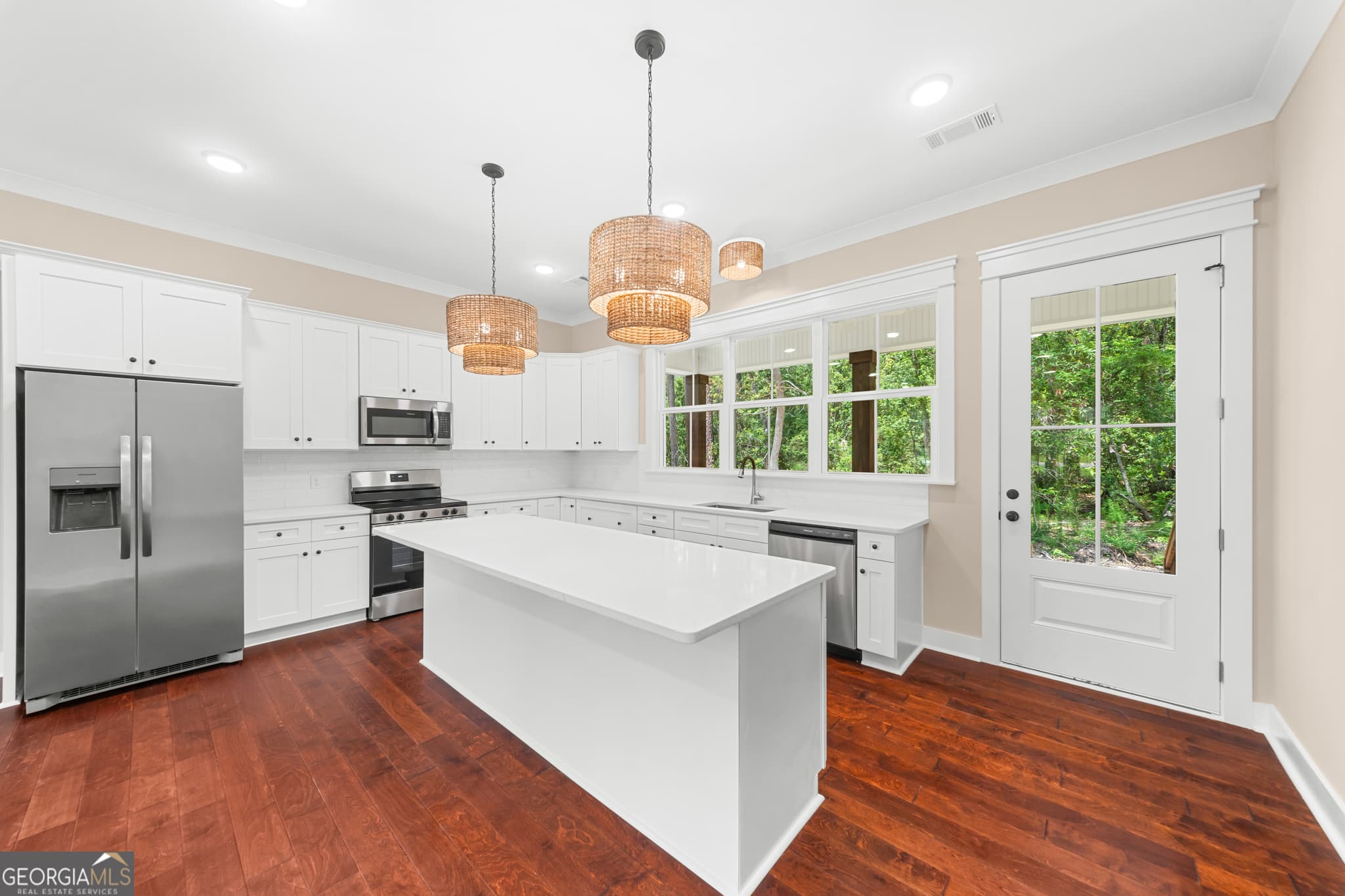 3 bedroom, 2 bathroom, 1,579 sq ft single family residence for sale at 28 Jef Road, Statesboro, GA 30458 — photo 9