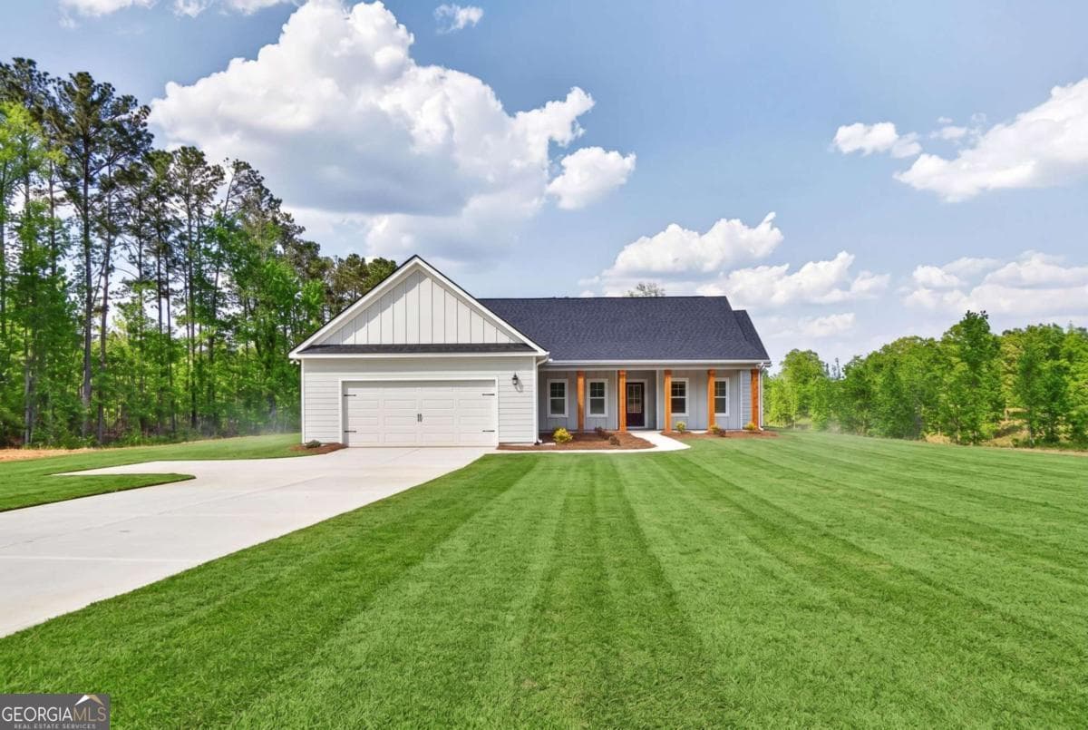 4 bedroom, 2.5 bathroom, 2,170 sq ft single family residence for sale at 490 Bohannon Road 1, Grantville, GA 30220 — photo 2