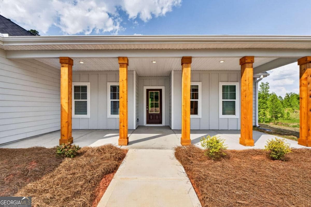 4 bedroom, 2.5 bathroom, 2,170 sq ft single family residence for sale at 490 Bohannon Road 1, Grantville, GA 30220 — photo 5