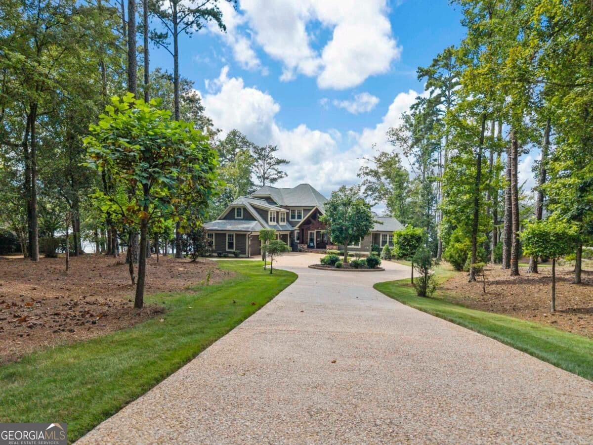 3 bedroom, 3 bathroom, 4,419 sq ft single family residence for sale at 131 Carolyn Drive, Eatonton, GA 31024 — photo 10