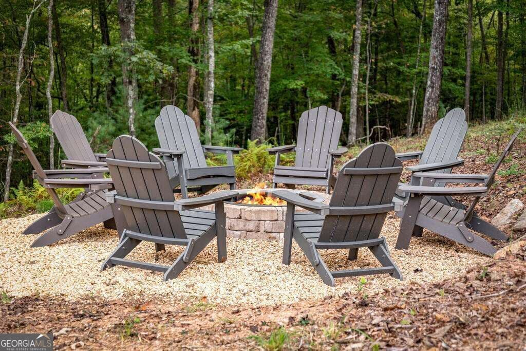 5 bedroom, 4 bathroom, 3,012 sq ft cabin,single family residence for sale at 1081 Dills Road, Blue Ridge, GA 30513 — photo 6