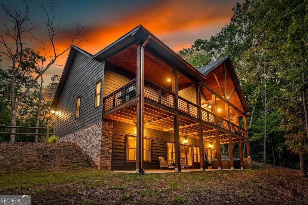 5 bedroom, 4 bathroom, 3,012 sq ft cabin,single family residence for sale at 1081 Dills Road, Blue Ridge, GA 30513 — photo 3
