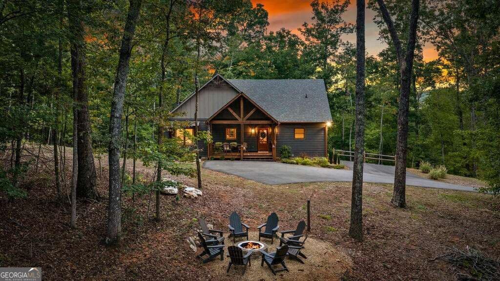 5 bedroom, 4 bathroom, 3,012 sq ft cabin,single family residence for sale at 1081 Dills Road, Blue Ridge, GA 30513