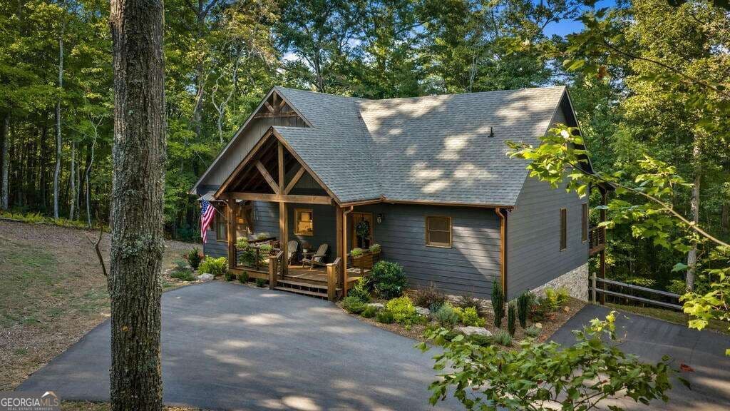 5 bedroom, 4 bathroom, 3,012 sq ft cabin,single family residence for sale at 1081 Dills Road, Blue Ridge, GA 30513 — photo 8