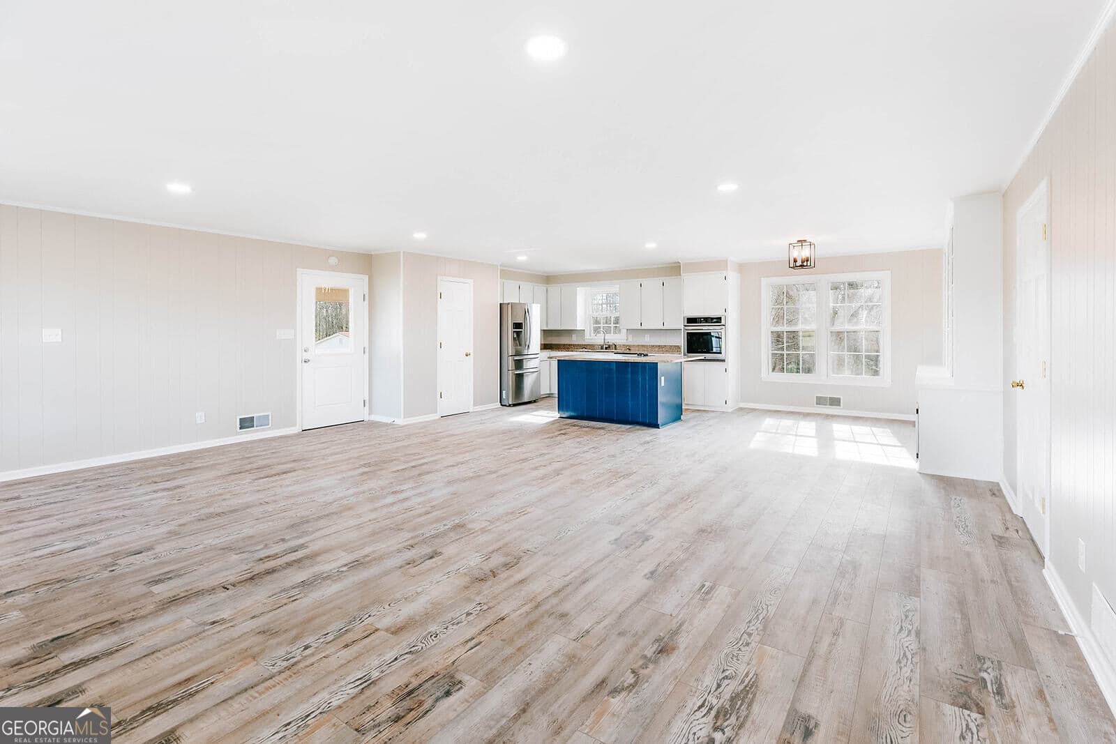 5 bedroom, 3 bathroom, 3,328 sq ft single family residence for sale at 674 Yancey Road, Arnoldsville, GA 30619 — photo 4
