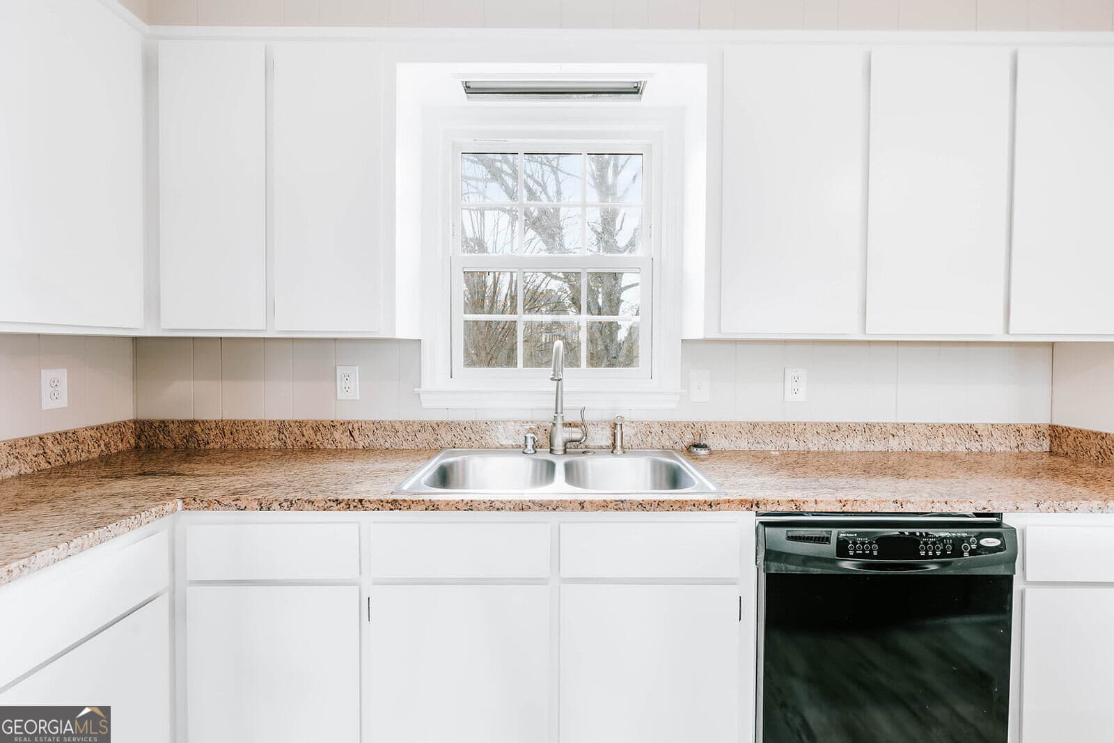 5 bedroom, 3 bathroom, 3,328 sq ft single family residence for sale at 674 Yancey Road, Arnoldsville, GA 30619 — photo 8