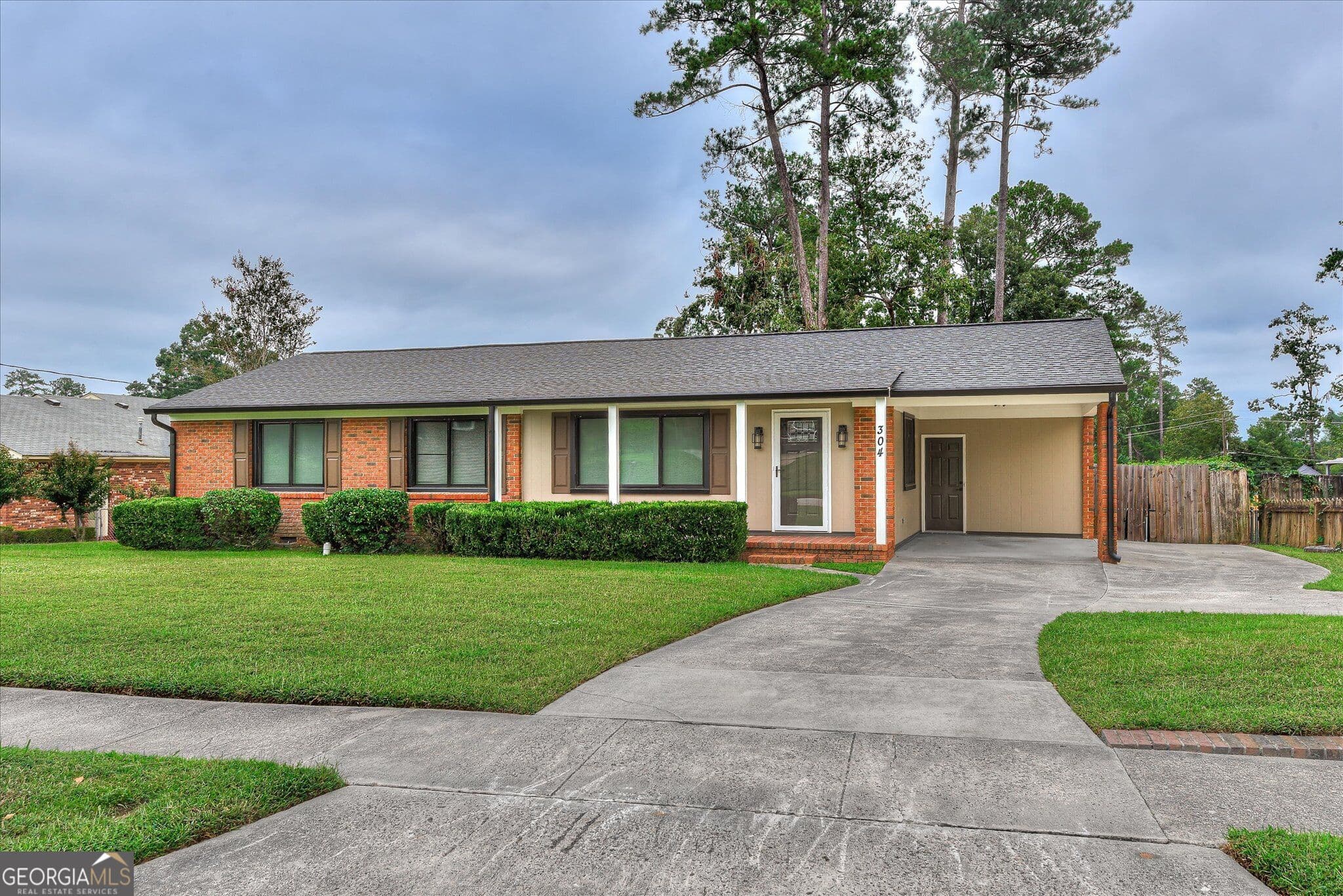 3 bedroom, 2 bathroom single family residence for sale at 304 Kings Chapel Road, Augusta, GA 30907 — photo 3