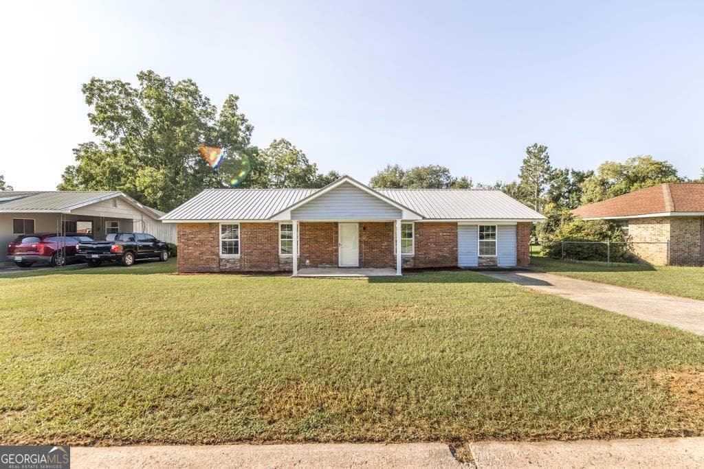 3 bedroom, 2 bathroom, 1,092 sq ft single family residence sold at 112 Cascade Circle, Dublin, GA 31021