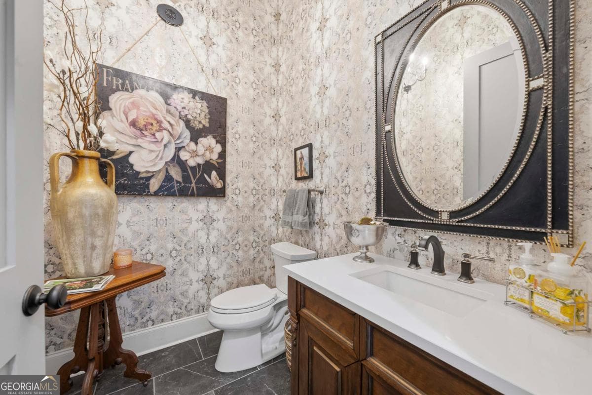 5 bedroom, 3.5 bathroom, 4,528 sq ft single family residence for sale at 202 Sinclair Road, Eatonton, GA 31024 — photo 7