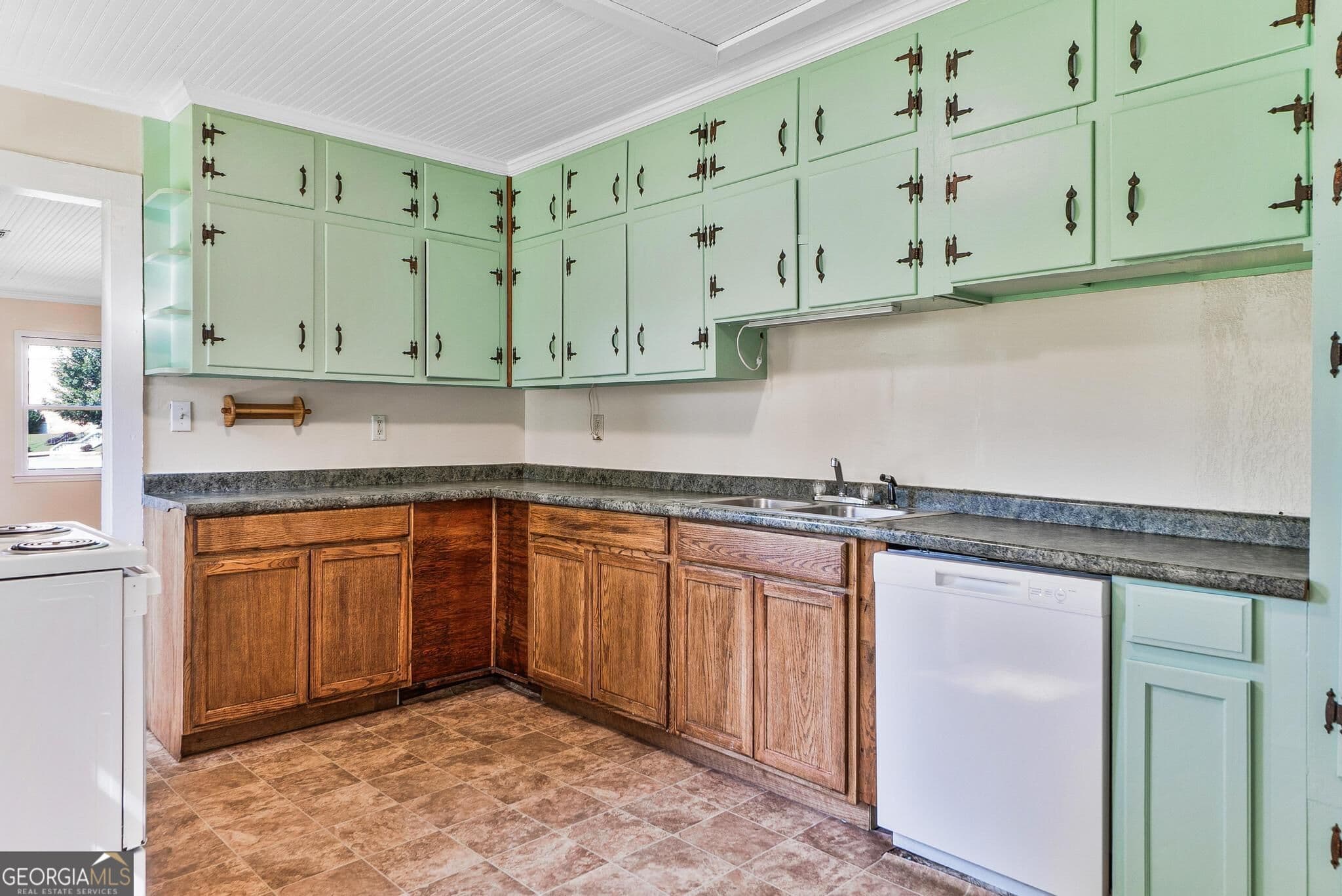 3 bedroom, 2 bathroom, 1,568 sq ft single family residence for sale at 56 Brooklyn Avenue, Forsyth, GA 31029 — photo 5