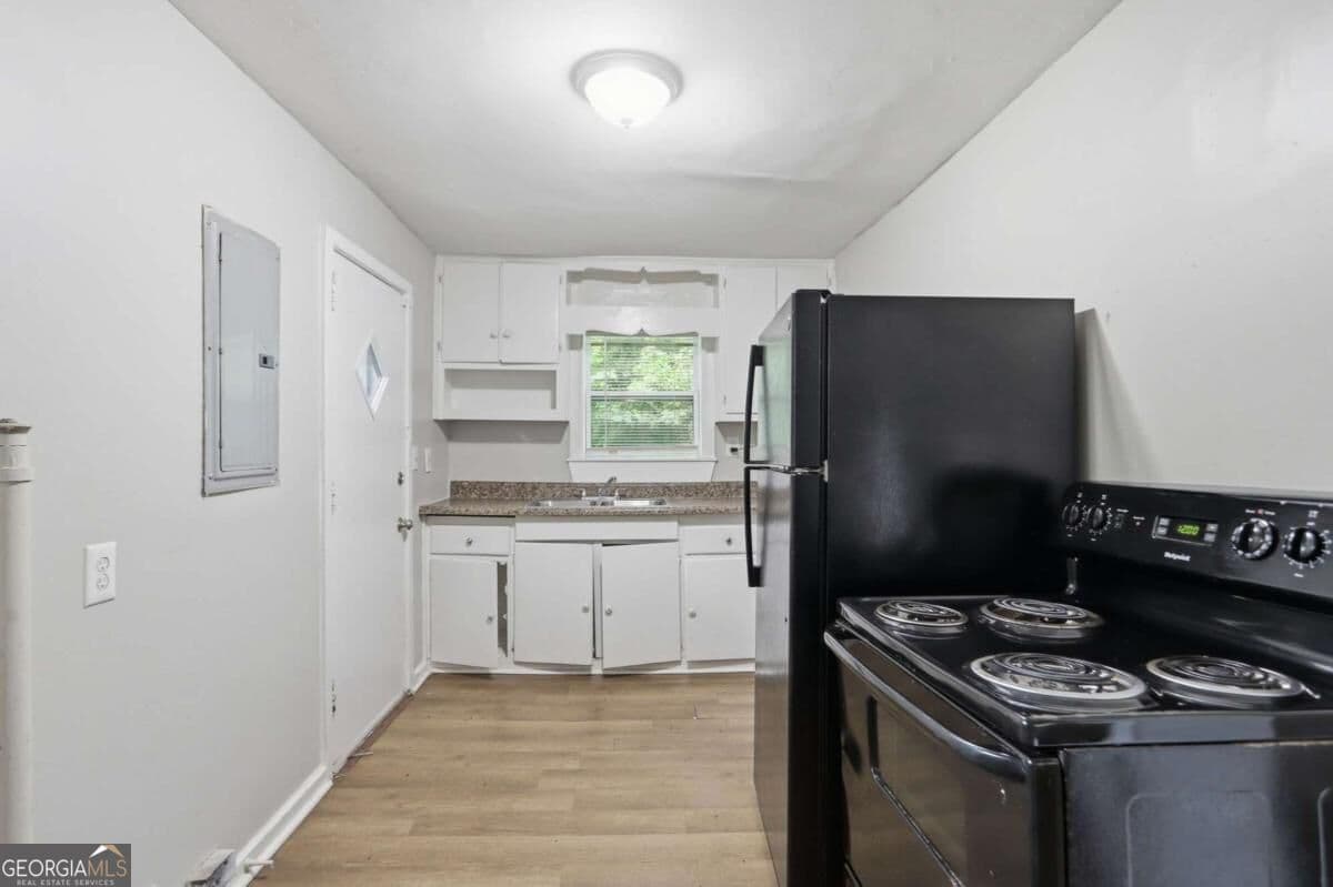 3 bedroom, 1 bathroom, 1,120 sq ft single family residence for sale at 1800 Oakmont Drive, Atlanta, GA 30314 — photo 6