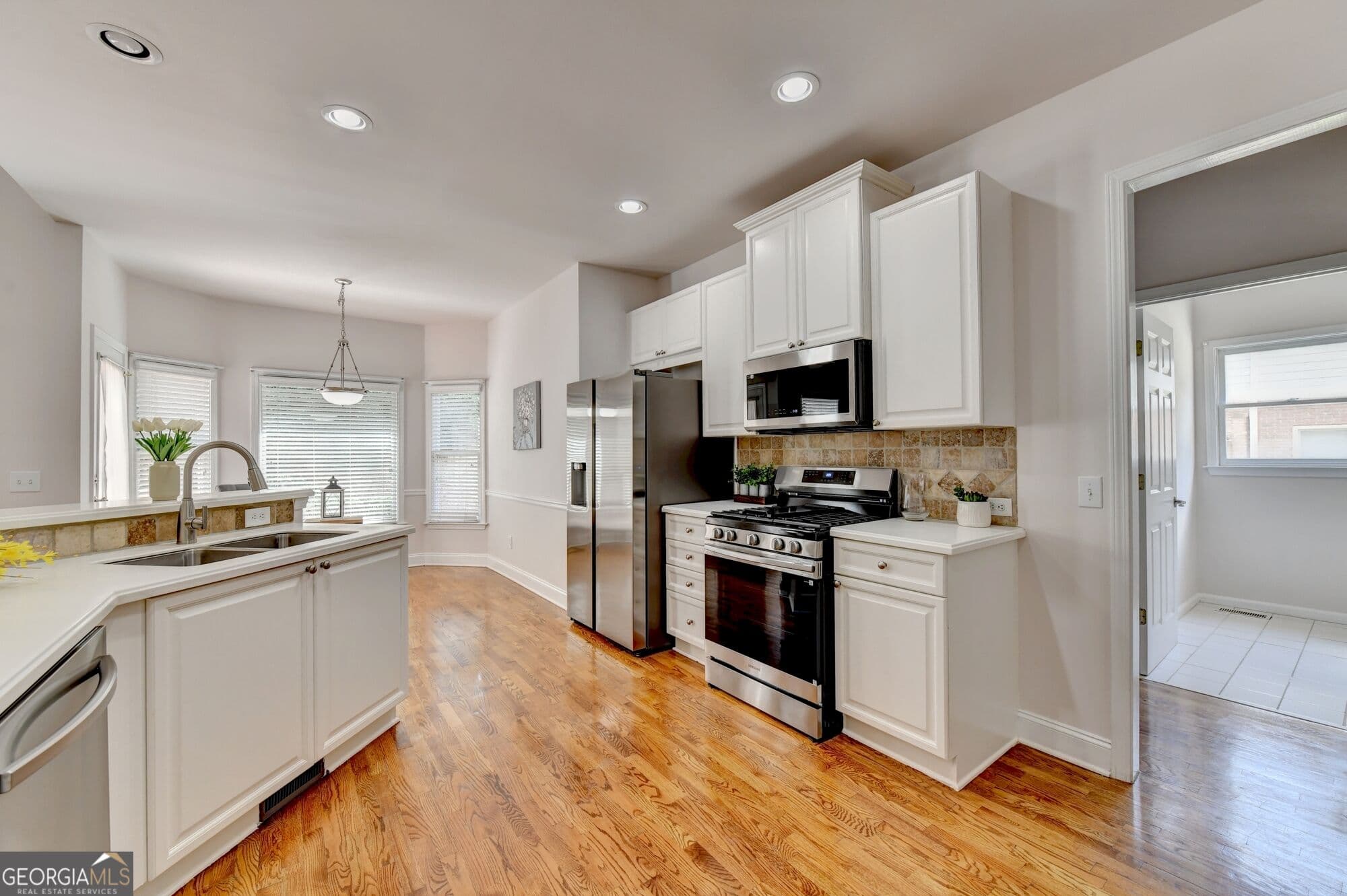 5 bedroom, 4 bathroom, 4,018 sq ft single family residence for sale at 455 Hillcrest View Drive, Suwanee, GA 30024 — photo 9