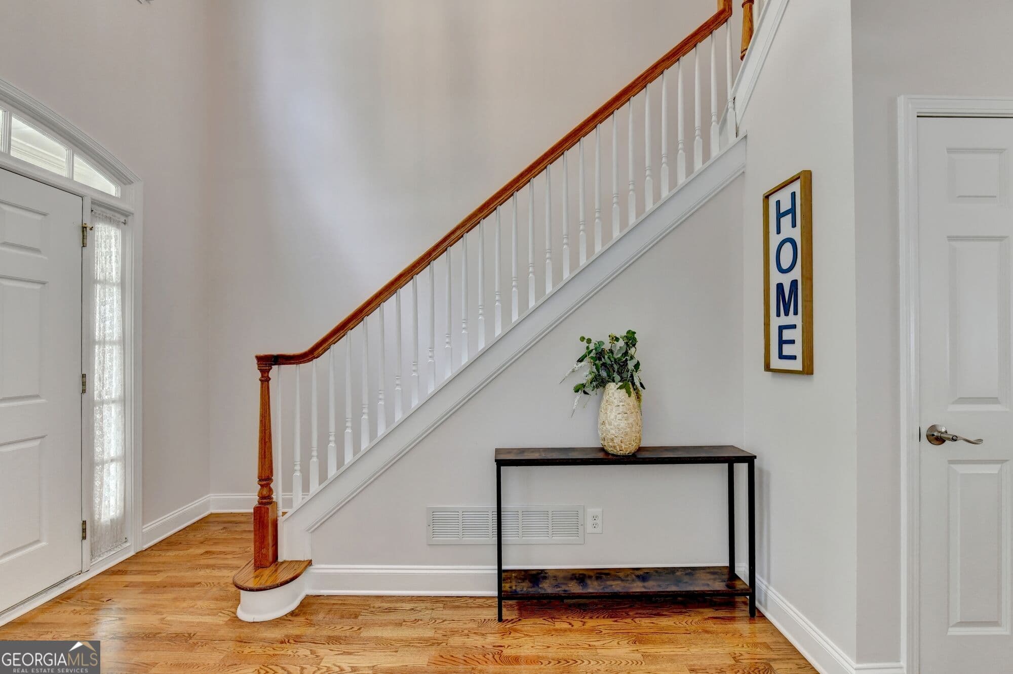 5 bedroom, 4 bathroom, 4,018 sq ft single family residence for sale at 455 Hillcrest View Drive, Suwanee, GA 30024 — photo 4