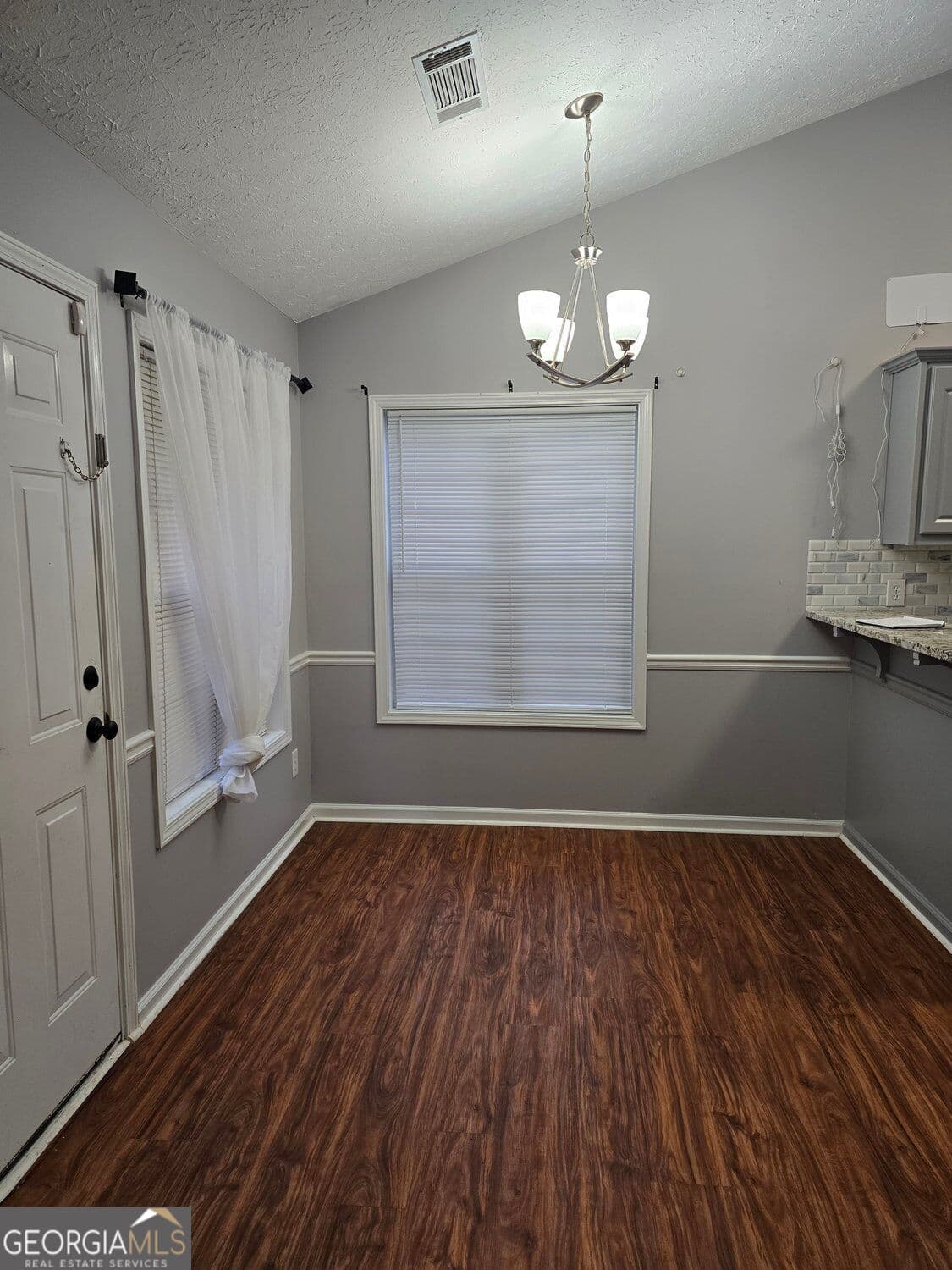 3 bedroom, 2 bathroom, 1,478 sq ft single family residence for sale at 135 Gingerbread Place, Fayetteville, GA 30214 — photo 9