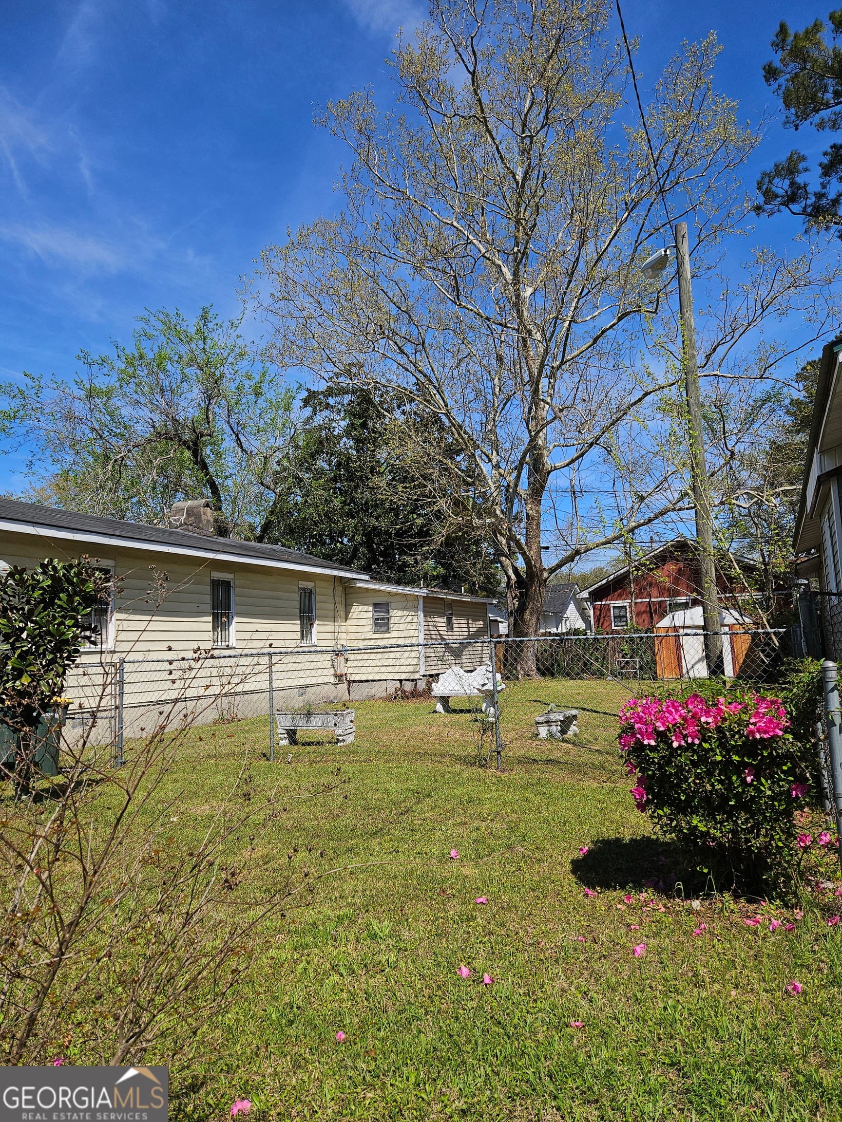 3 bedroom, 2 bathroom, 1,170 sq ft single family residence for sale at 906 E 38th Street, Savannah, GA 31401 — photo 7