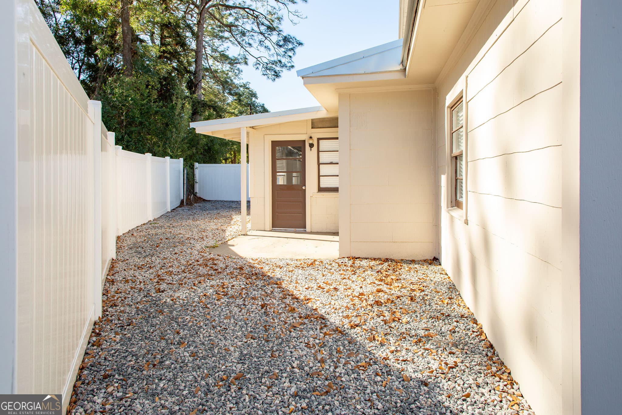 3 bedroom, 2 bathroom, 1,544 sq ft single family residence for sale at 1004 Hill Street, Waycross, GA 31501 — photo 5