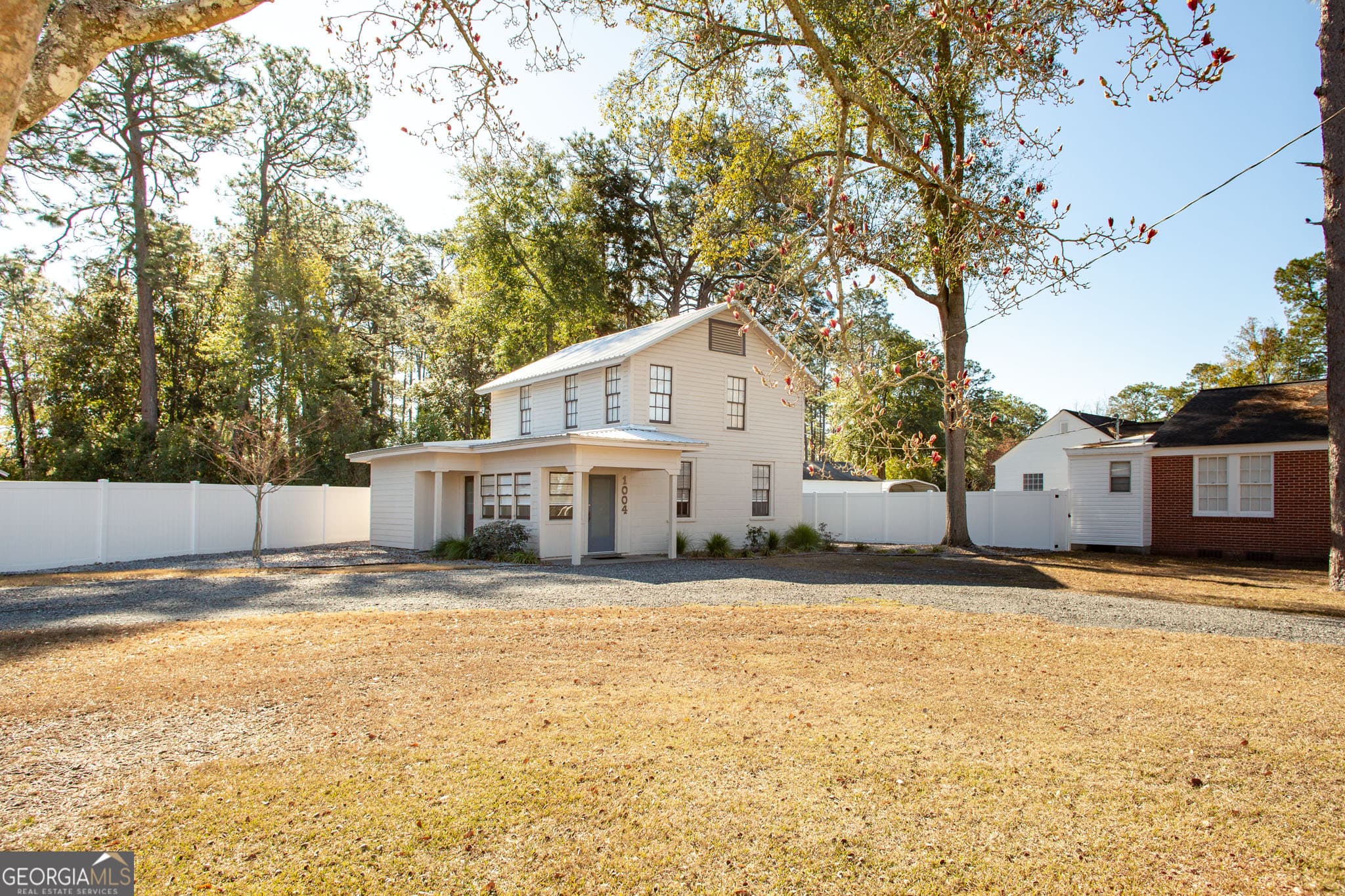3 bedroom, 2 bathroom, 1,544 sq ft single family residence for sale at 1004 Hill Street, Waycross, GA 31501 — photo 4