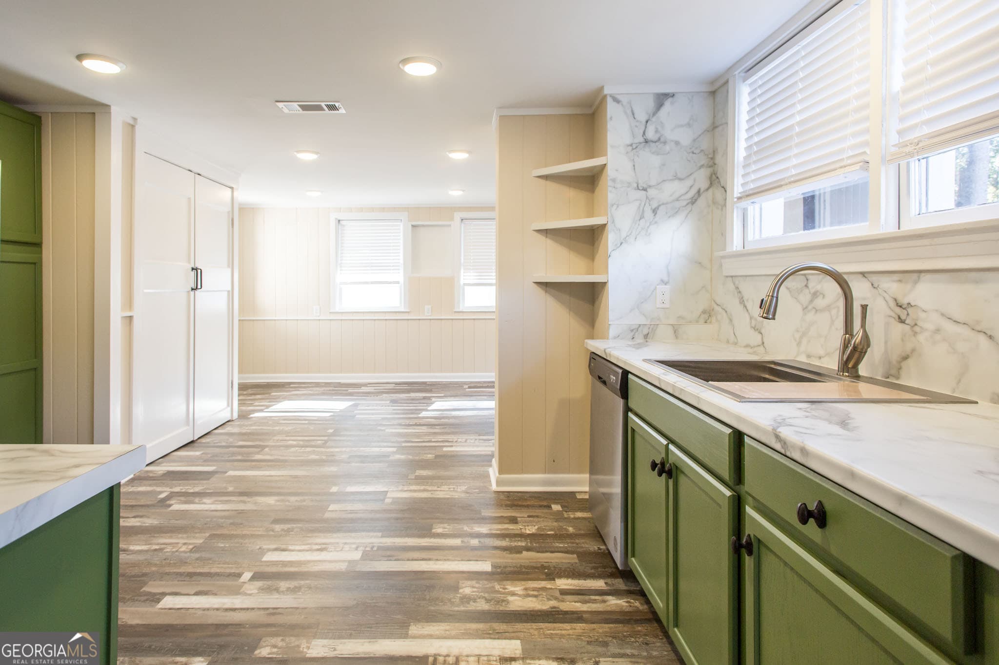 3 bedroom, 2 bathroom, 1,544 sq ft single family residence for sale at 1004 Hill Street, Waycross, GA 31501 — photo 8