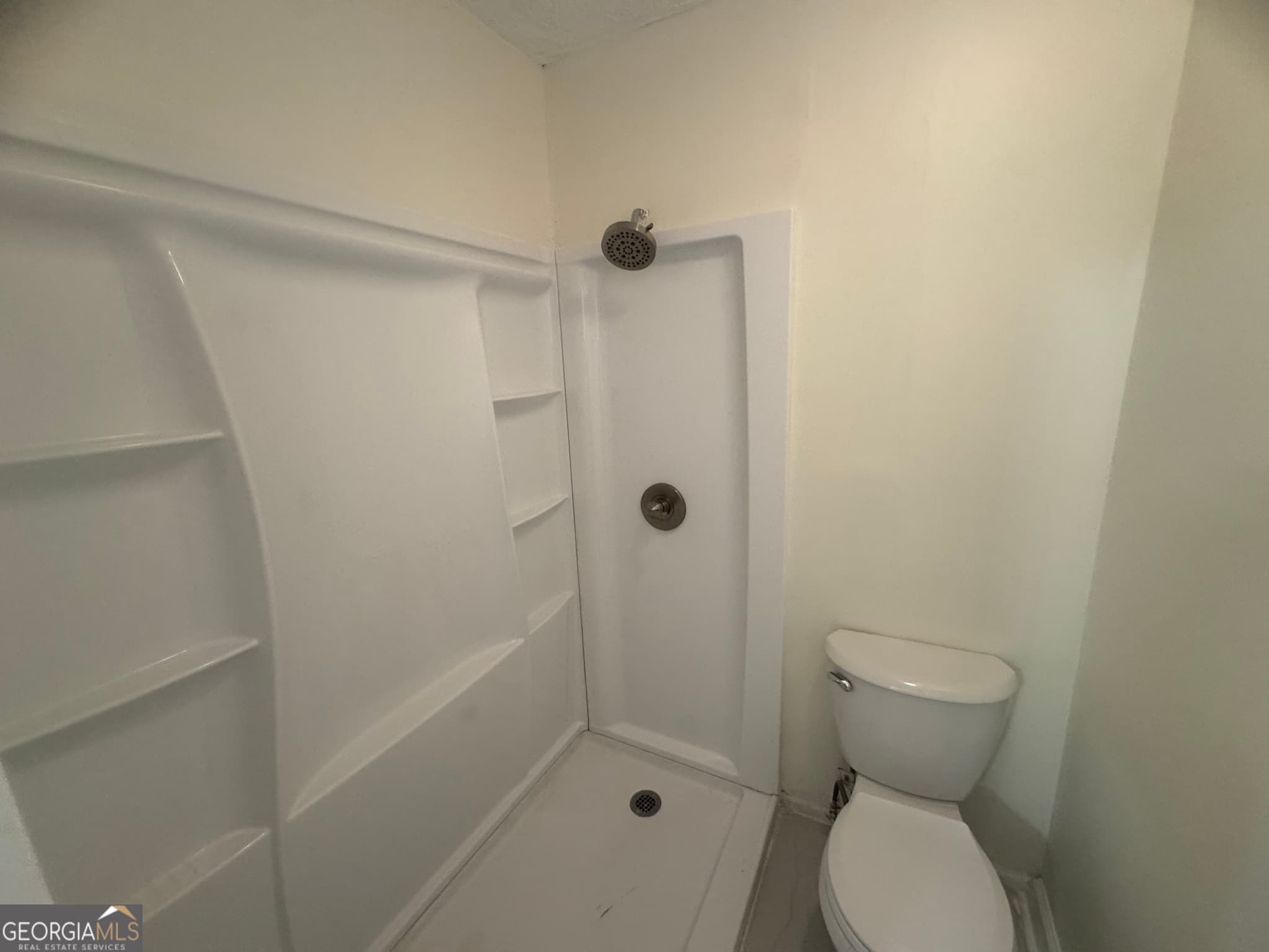 3 bedroom, 2.5 bathroom, 1,492 sq ft condominium for sale at 3563 Splinterwood Road, Peachtree Corners, GA 30092 — photo 6
