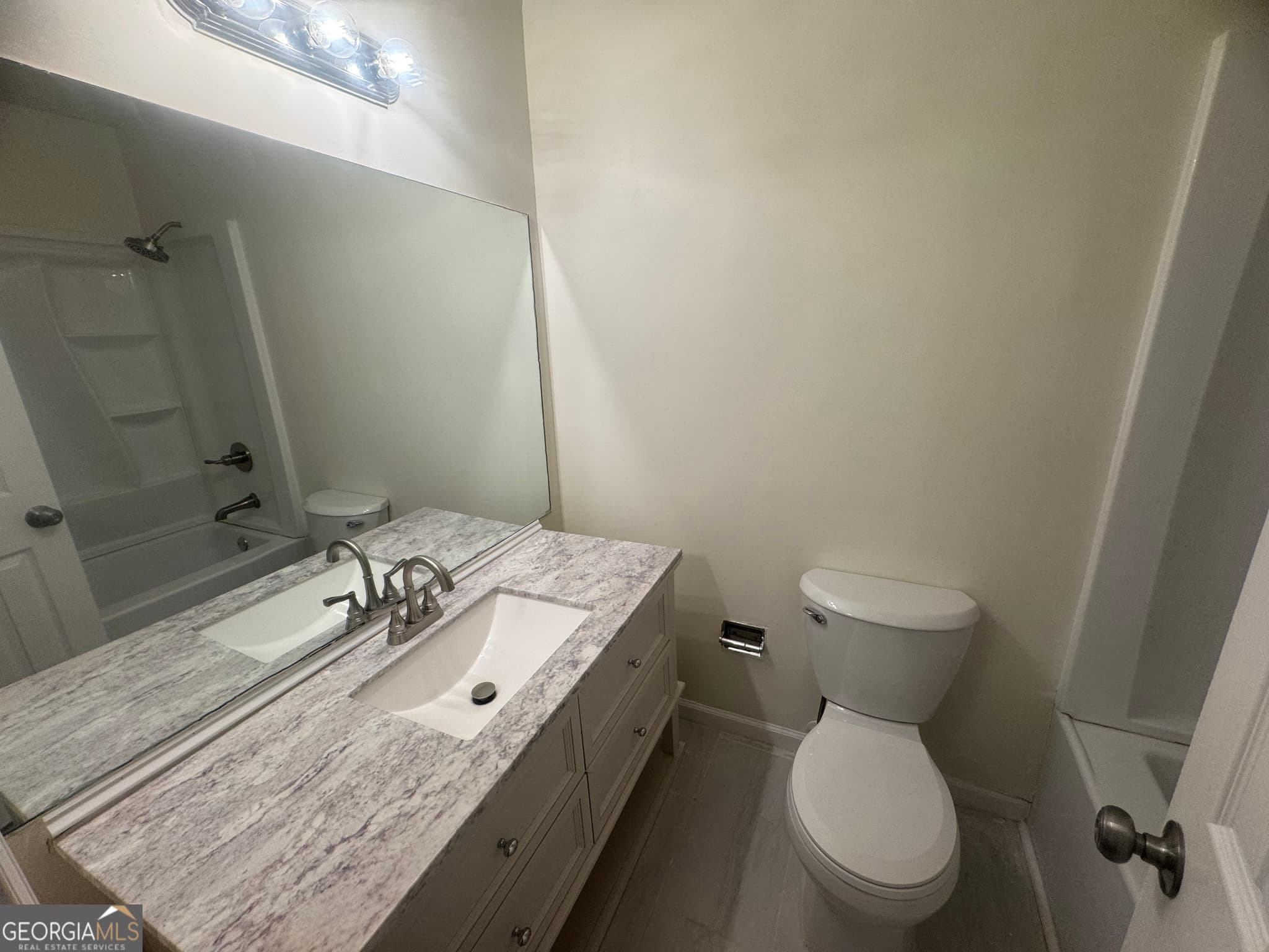 3 bedroom, 2.5 bathroom, 1,492 sq ft condominium for sale at 3563 Splinterwood Road, Peachtree Corners, GA 30092 — photo 5