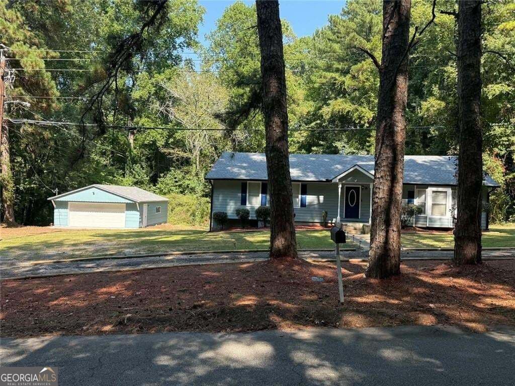 3 bedroom, 2 bathroom, 1,608 sq ft single family residence for sale at 200 Gordon Circle, Mableton, GA 30126 — photo 3