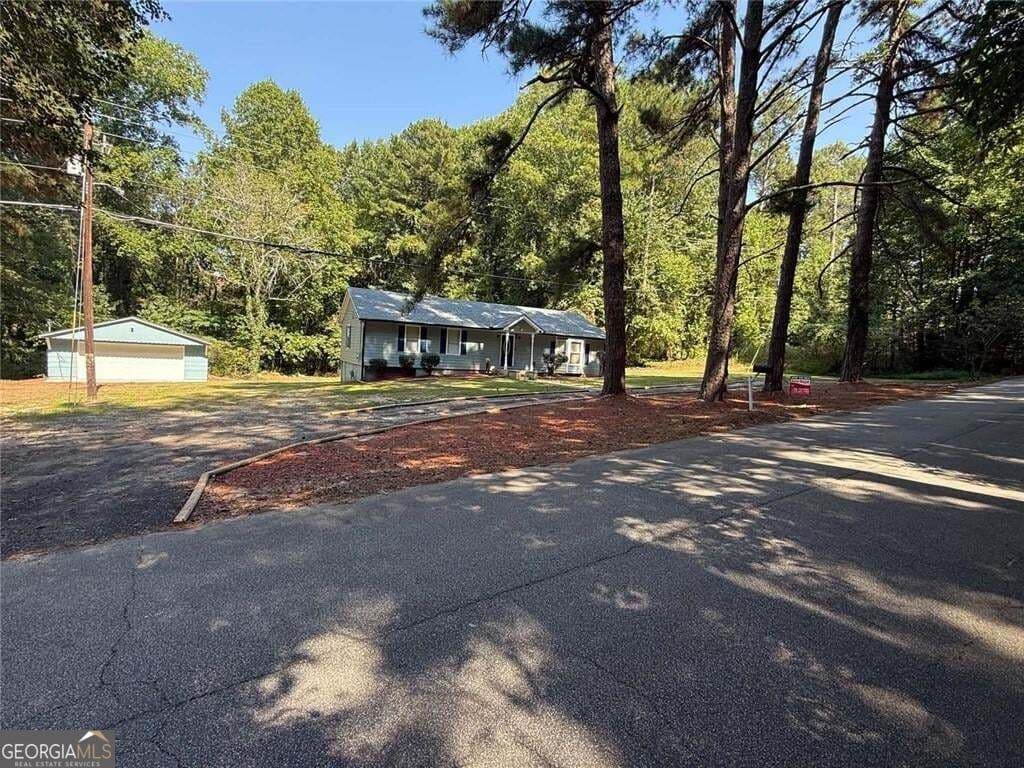 3 bedroom, 2 bathroom, 1,608 sq ft single family residence for sale at 200 Gordon Circle, Mableton, GA 30126 — photo 1 of 36