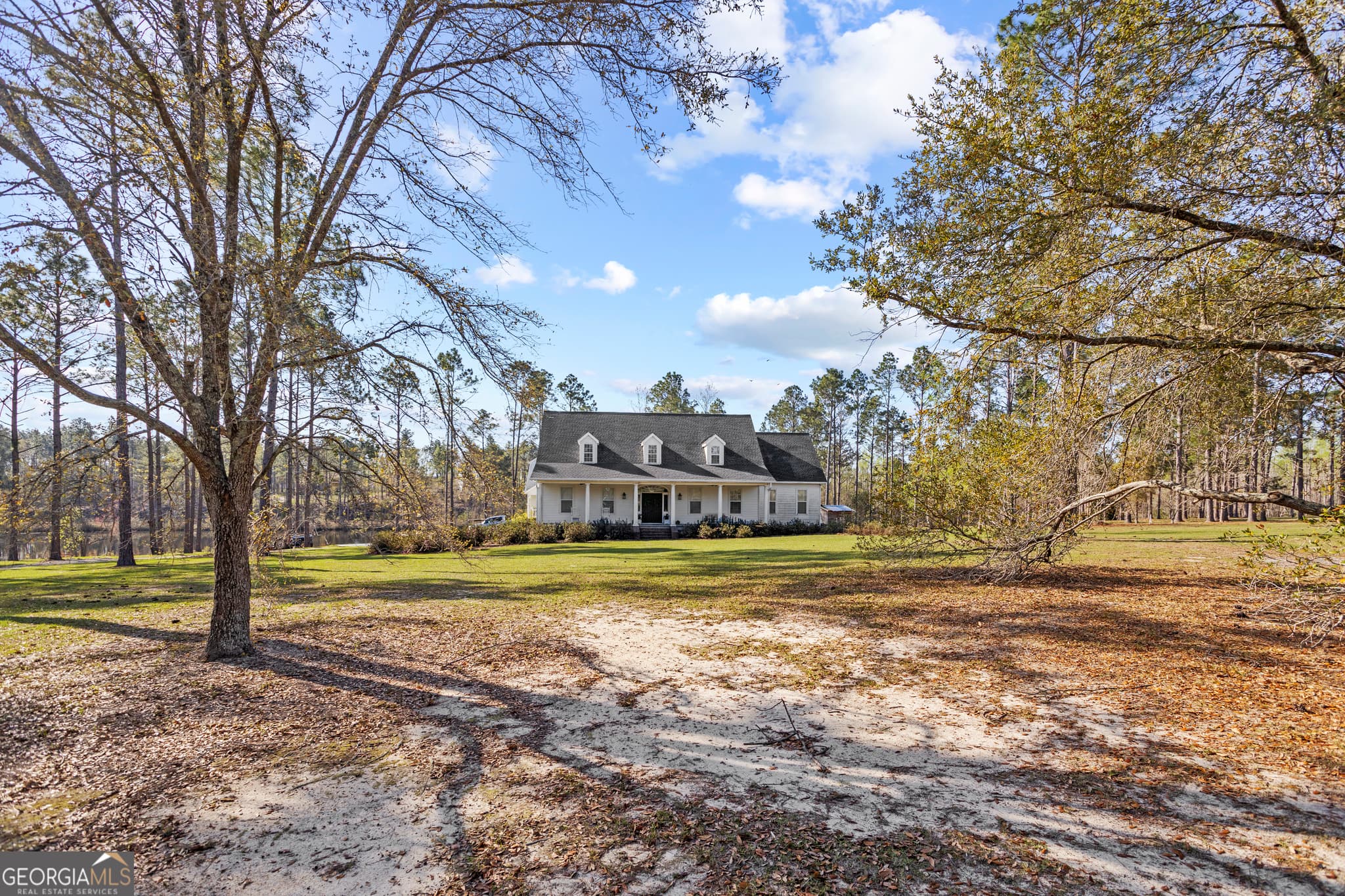 4 bedroom, 3.5 bathroom, 4,710 sq ft single family residence for sale at 2136 W GA Hwy 130, Vidalia, GA 30474 — photo 2