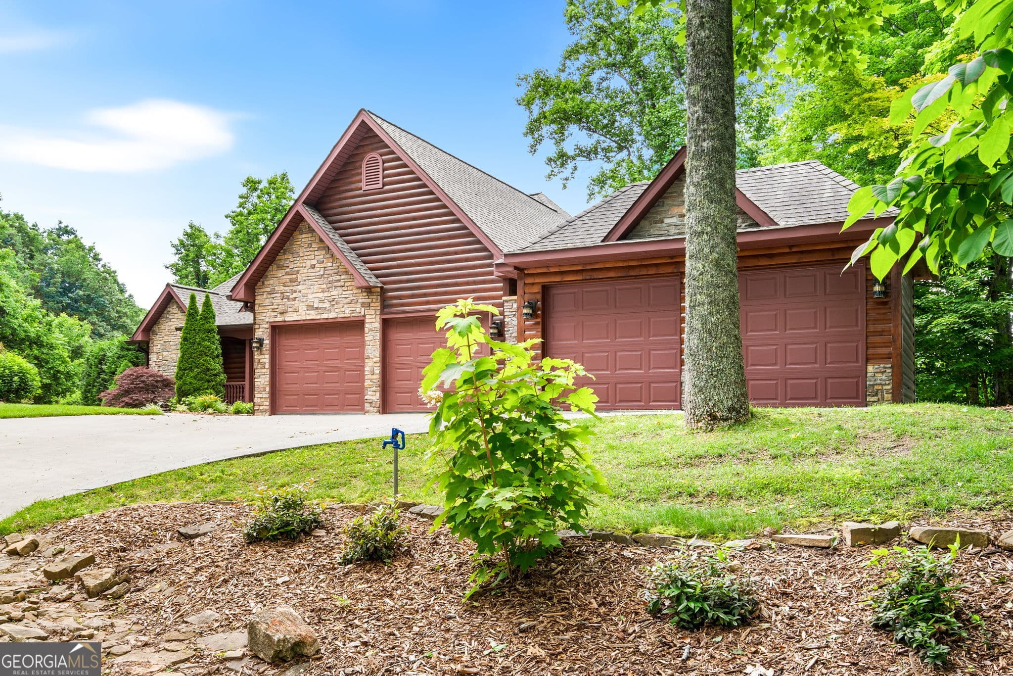 3 bedroom, 3.5 bathroom, 3,678 sq ft single family residence for sale at 1748 Harris Ridge Road, Young Harris, GA 30582 — photo 5
