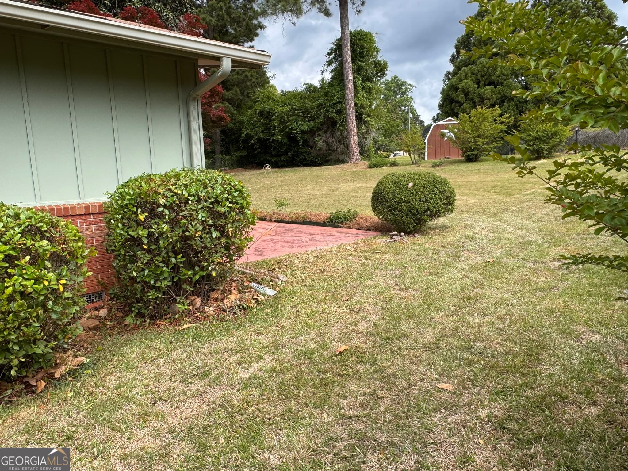 3 bedroom, 2 bathroom, 1,596 sq ft single family residence under contract at 106 Johnston Drive, Thomaston, GA 30286 — photo 3