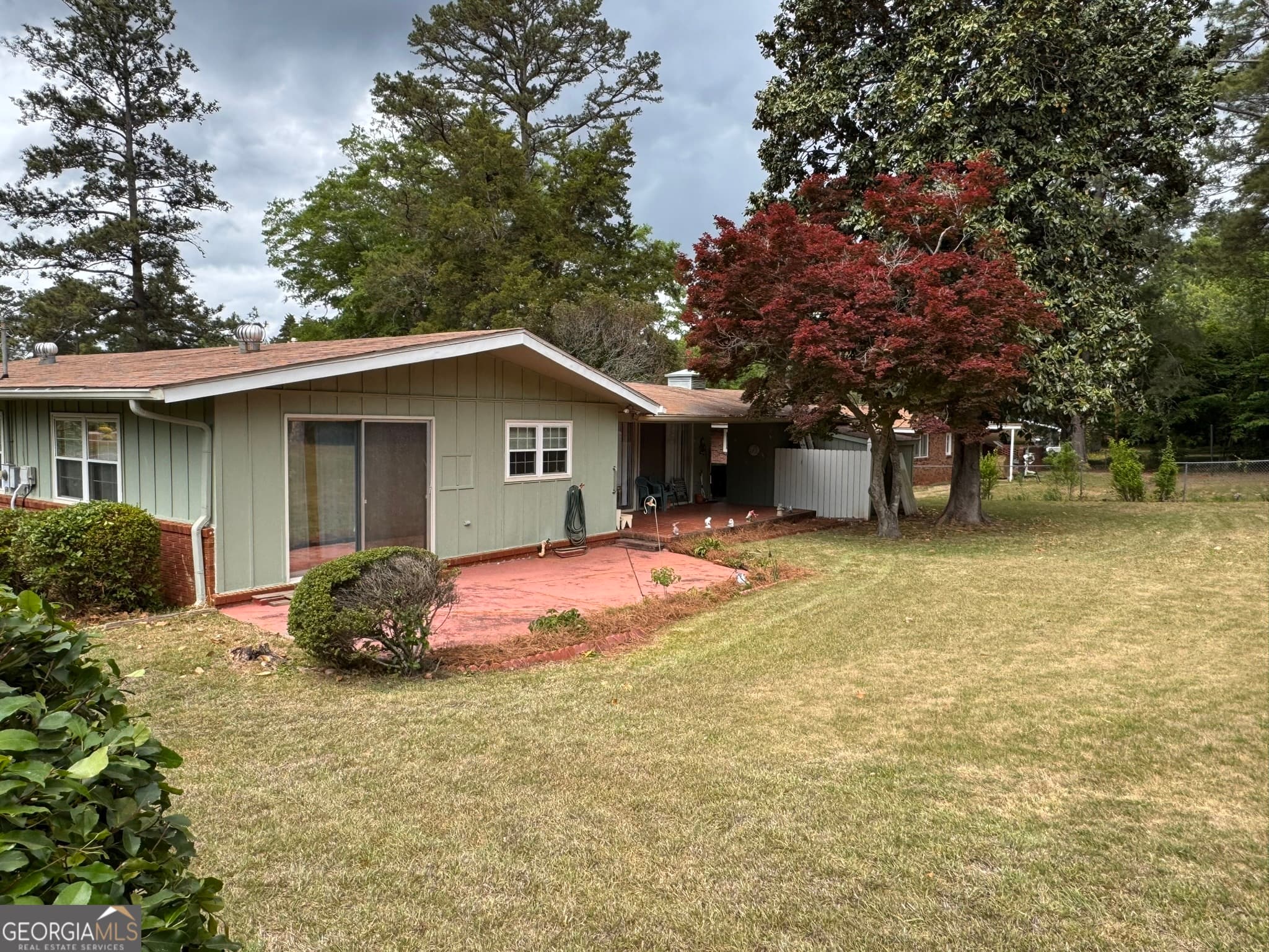3 bedroom, 2 bathroom, 1,596 sq ft single family residence under contract at 106 Johnston Drive, Thomaston, GA 30286 — photo 4
