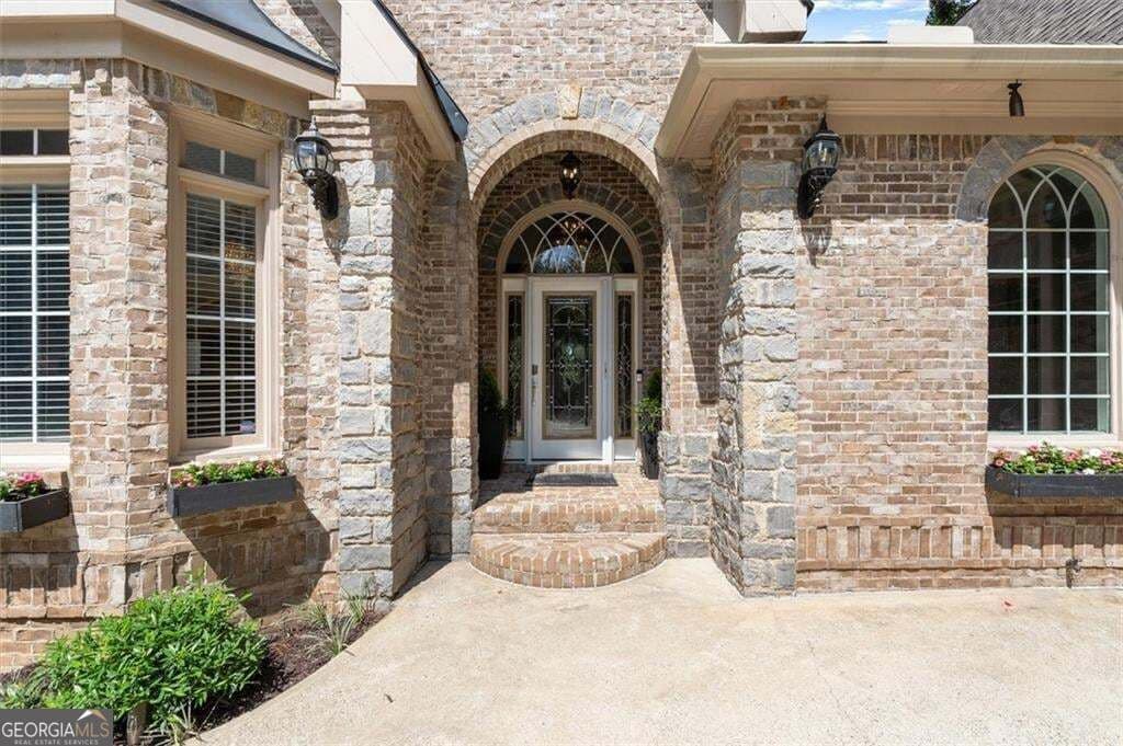5 bedroom, 4.5 bathroom, 5,252 sq ft single family residence for sale at 101 Bree Lane, Canton, GA 30114 — photo 4