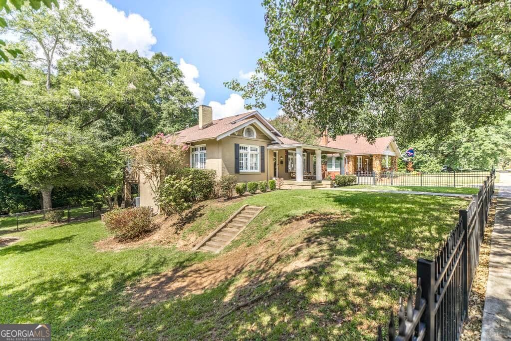 4 bedroom, 2.5 bathroom, 2,318 sq ft single family residence for sale at 3460 Ridge Avenue, Macon, GA 31204 — photo 4