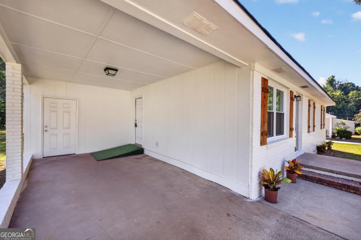 3 bedroom, 1 bathroom, 975 sq ft single family residence for sale at 1015 Highland Avenue, Madison, GA 30650 — photo 3