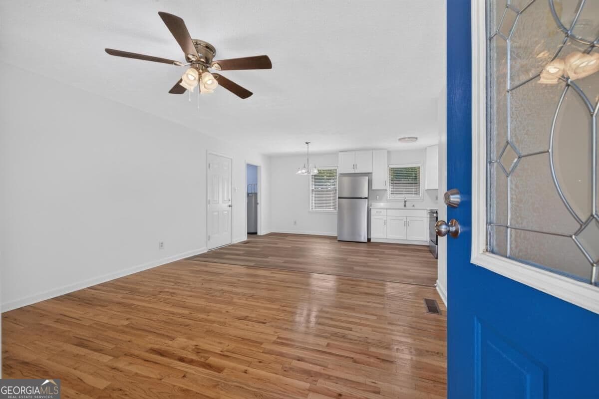 3 bedroom, 1 bathroom, 975 sq ft single family residence for sale at 1015 Highland Avenue, Madison, GA 30650 — photo 4