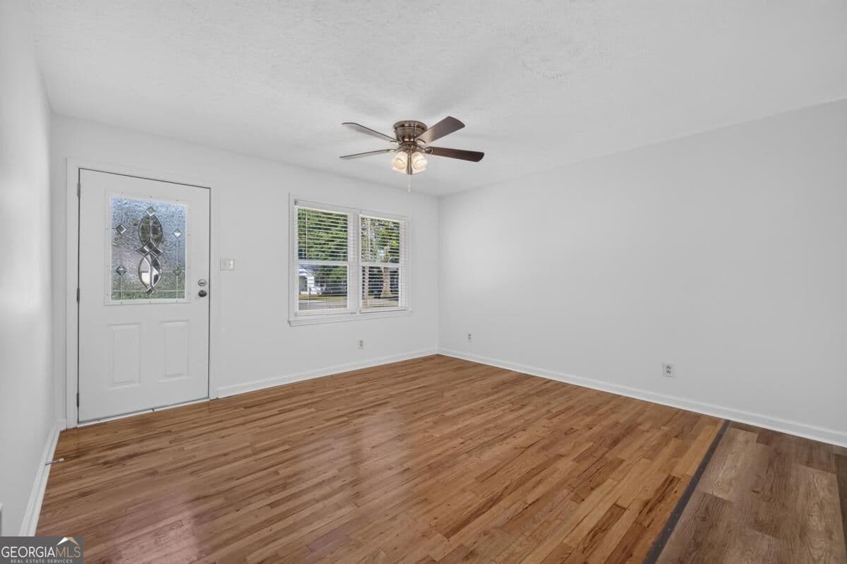 3 bedroom, 1 bathroom, 975 sq ft single family residence for sale at 1015 Highland Avenue, Madison, GA 30650 — photo 8