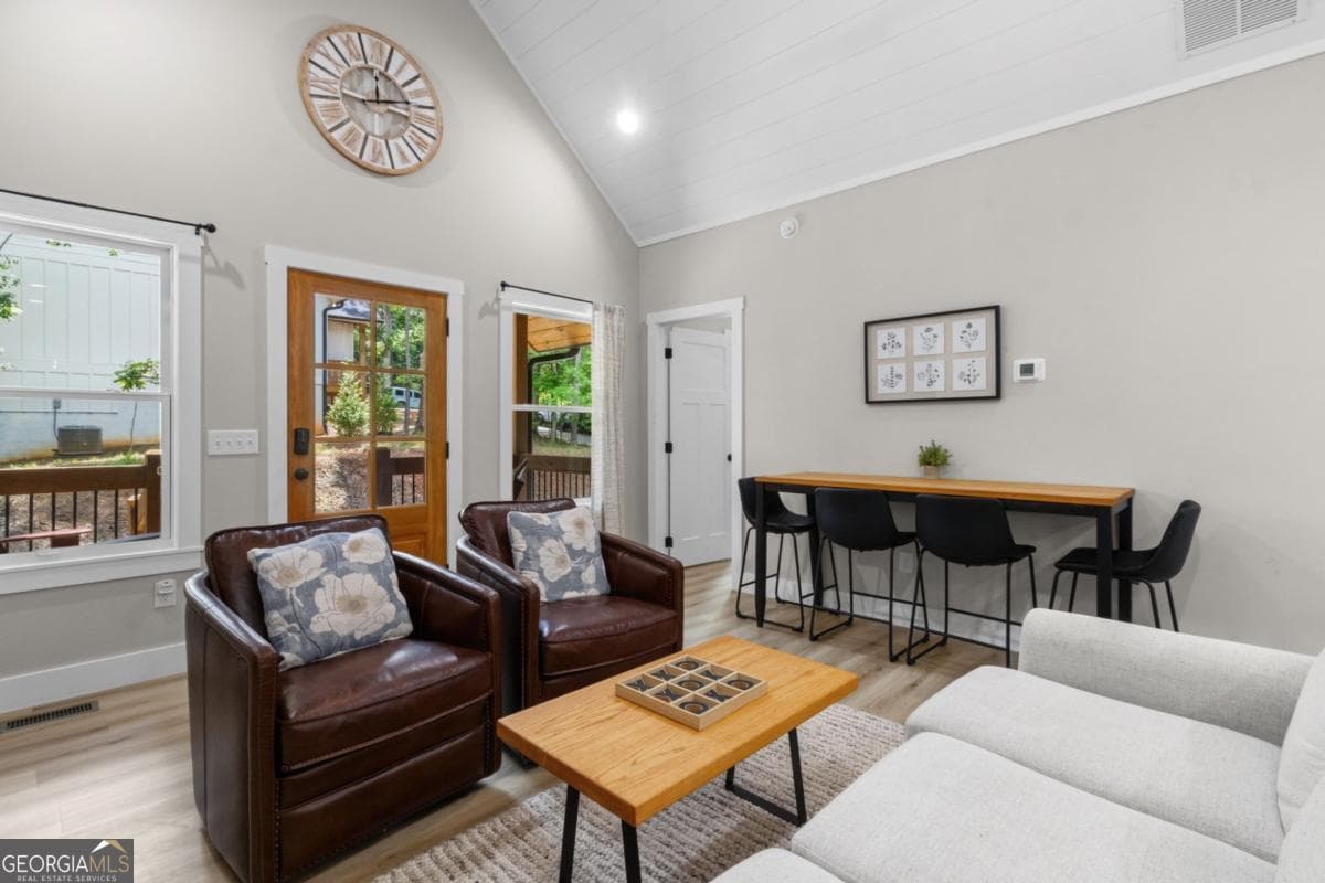2 bedroom, 2 bathroom, 1,092 sq ft cabin,single family residence for sale at 1100 Zenith Trail, Ellijay, GA 30540 — photo 8