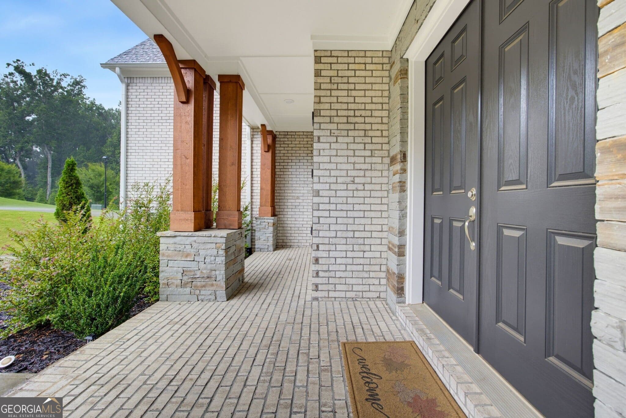 5 bedroom, 5.5 bathroom, 4,692 sq ft single family residence for sale at 14180 Reserve Manor Lane, Roswell, GA 30075 — photo 4