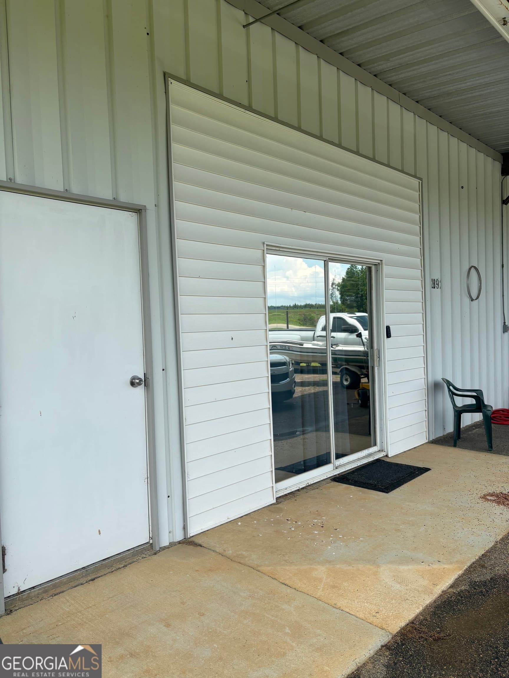 1 bedroom, 1.5 bathroom, 900 sq ft single family residence for sale at 2892 Savannah Highway, Sylvania, GA 30467 — photo 2