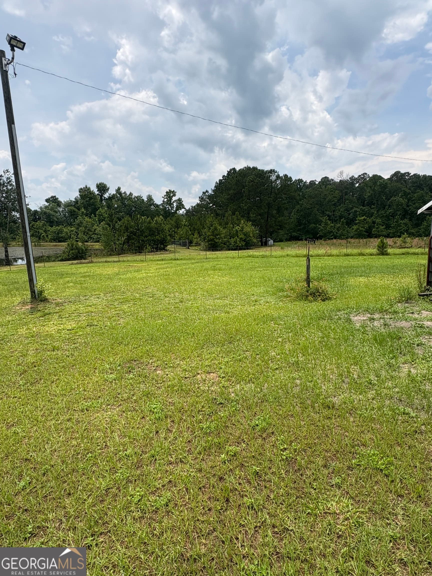 1 bedroom, 1.5 bathroom, 900 sq ft single family residence for sale at 2892 Savannah Highway, Sylvania, GA 30467 — photo 5