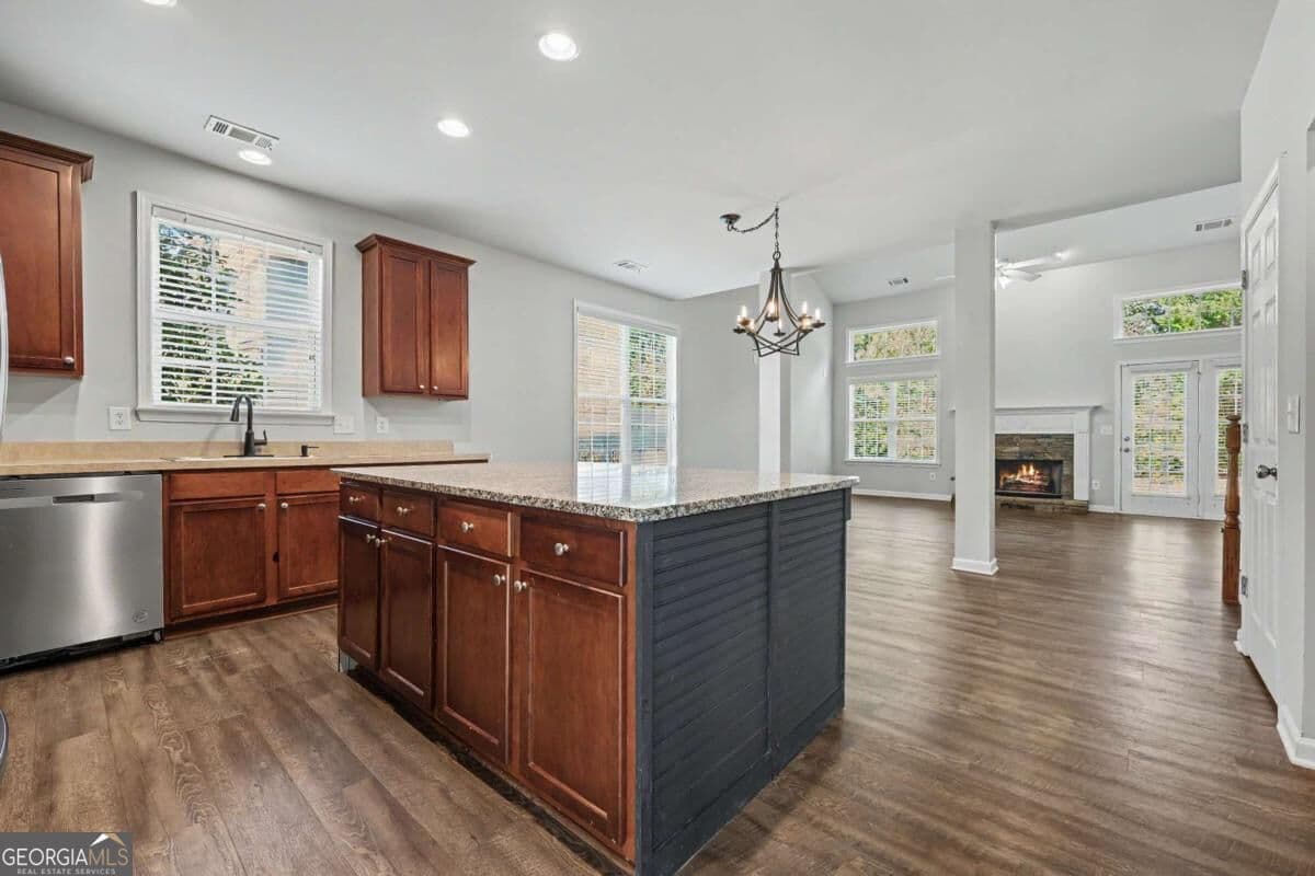 4 bedroom, 3 bathroom, 3,357 sq ft single family residence for sale at 1773 Sahale Falls Drive, Braselton, GA 30517 — photo 10