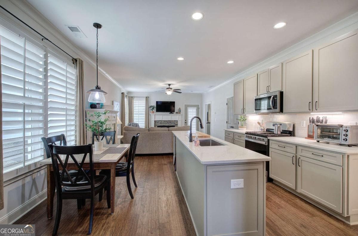 3 bedroom, 3 bathroom, 2,042 sq ft single family residence for sale at 6 Encore Lane, Cartersville, GA 30120 — photo 7