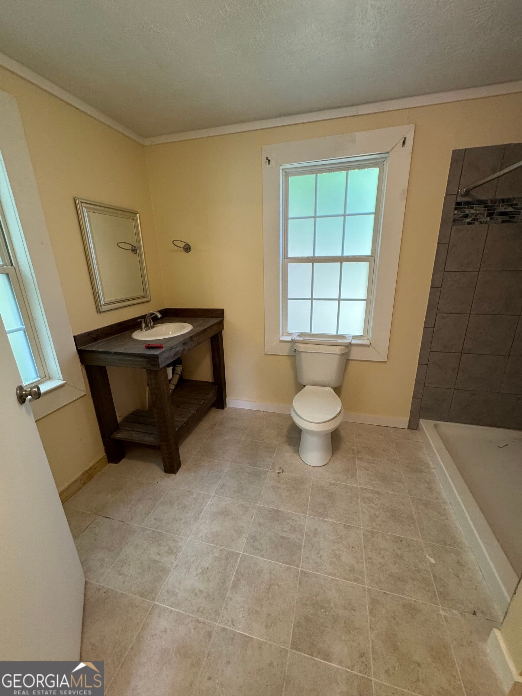 2 bedroom, 2 bathroom, 947 sq ft single family residence under contract at 1036 Shrine Club Road, Jesup, GA 31545 — photo 9