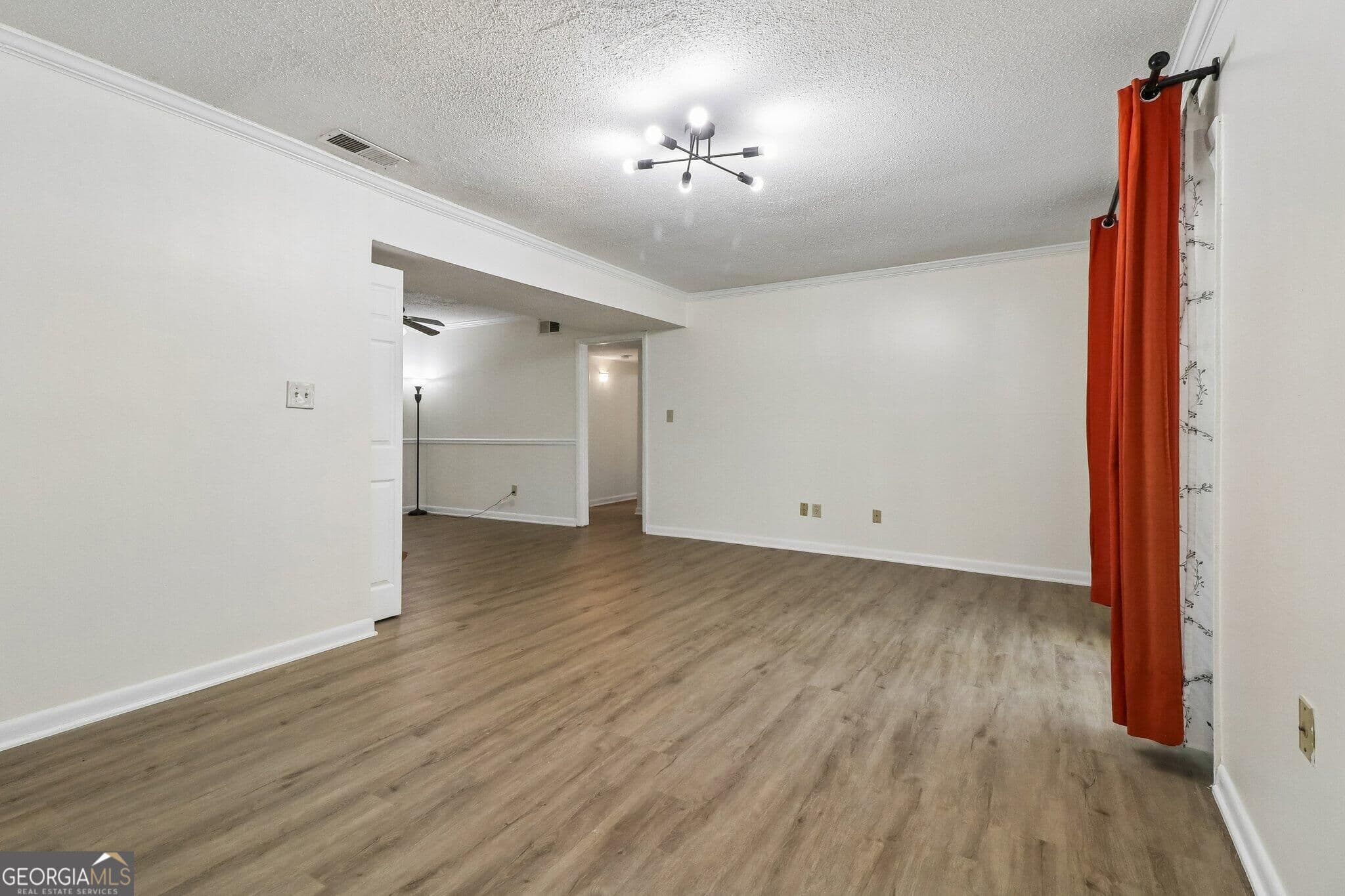 2 bedroom, 2 bathroom, 1,040 sq ft condominium for sale at 6900 Roswell Road Q29, Atlanta, GA 30328 — photo 7