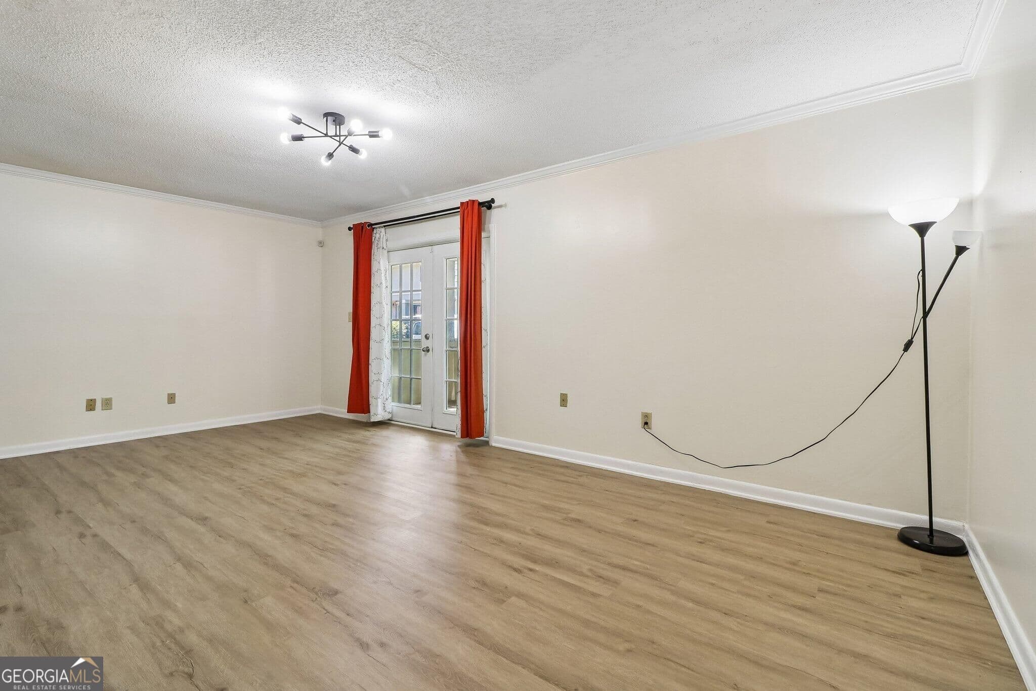 2 bedroom, 2 bathroom, 1,040 sq ft condominium for sale at 6900 Roswell Road Q29, Atlanta, GA 30328 — photo 5