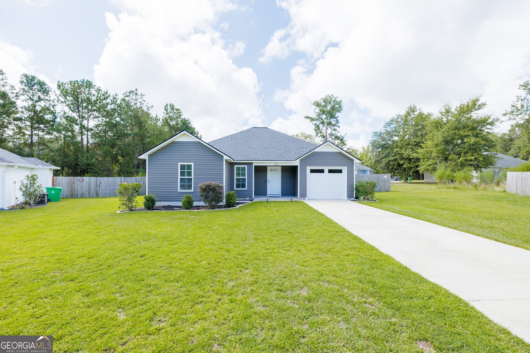 3 bedroom, 2 bathroom, 1,477 sq ft single family residence under contract at 1771 Almond Tree Place, Valdosta, GA 31602 — photo 2