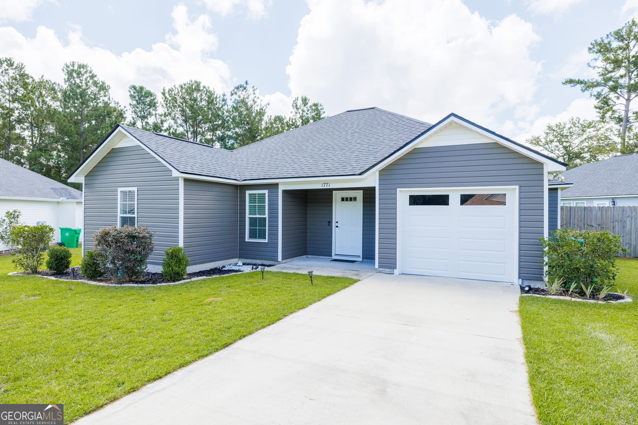 3 bedroom, 2 bathroom, 1,477 sq ft single family residence under contract at 1771 Almond Tree Place, Valdosta, GA 31602 — photo 3