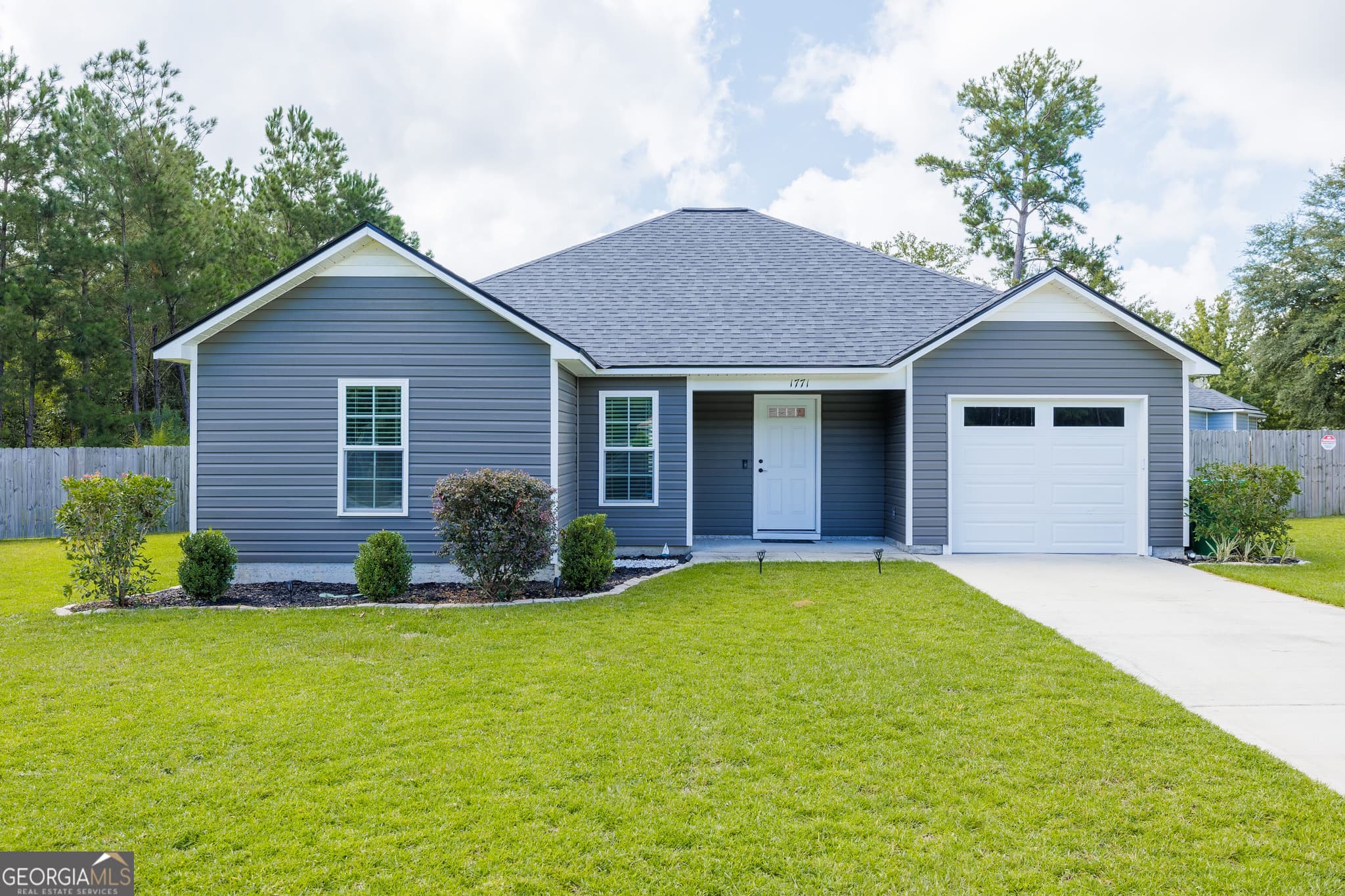 3 bedroom, 2 bathroom, 1,477 sq ft single family residence under contract at 1771 Almond Tree Place, Valdosta, GA 31602