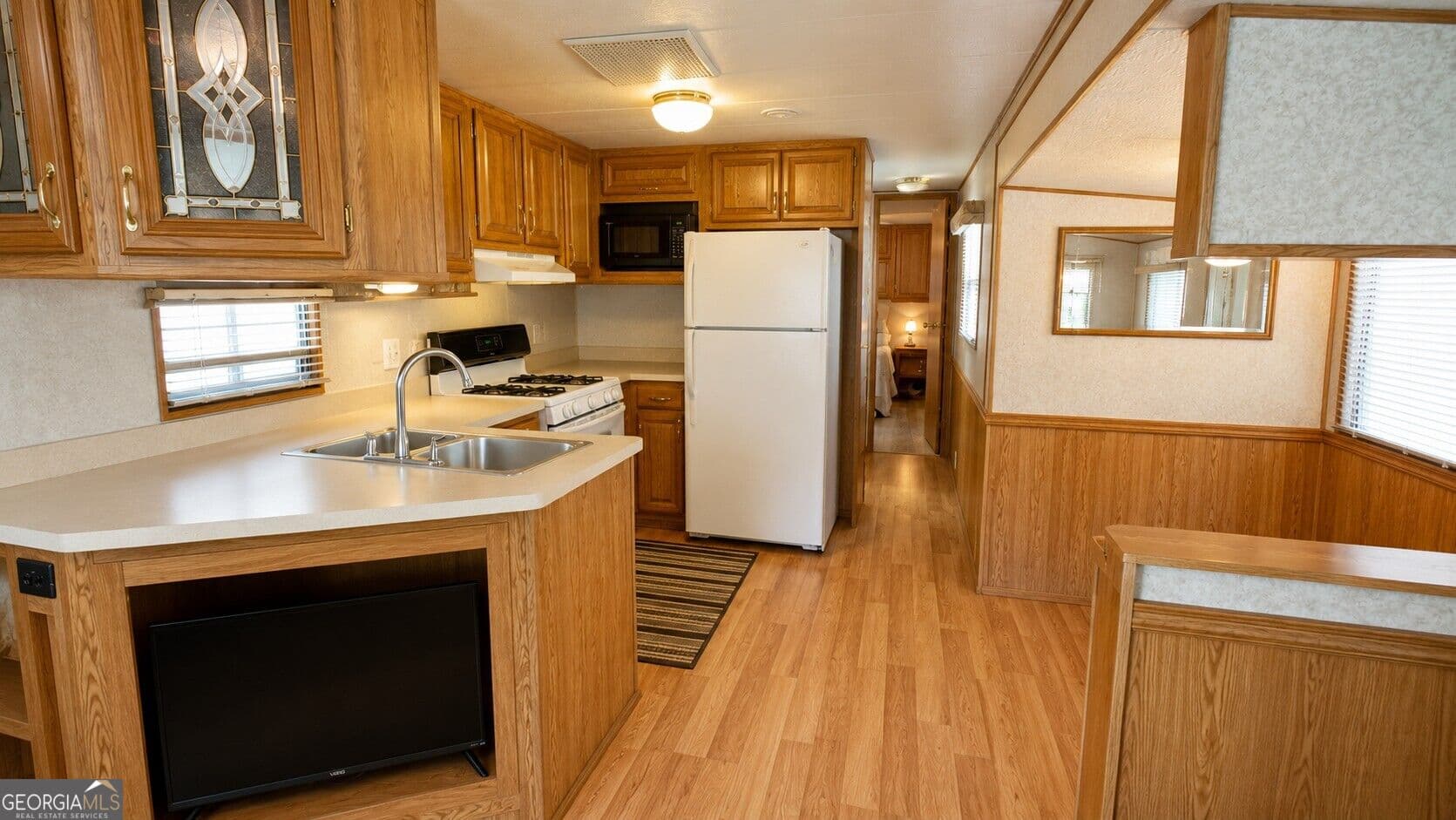 1 bedroom, 1 bathroom, 640 sq ft manufactured home,single family residence for sale at 110 Admiral Drive, Hartwell, GA 30643 — photo 2