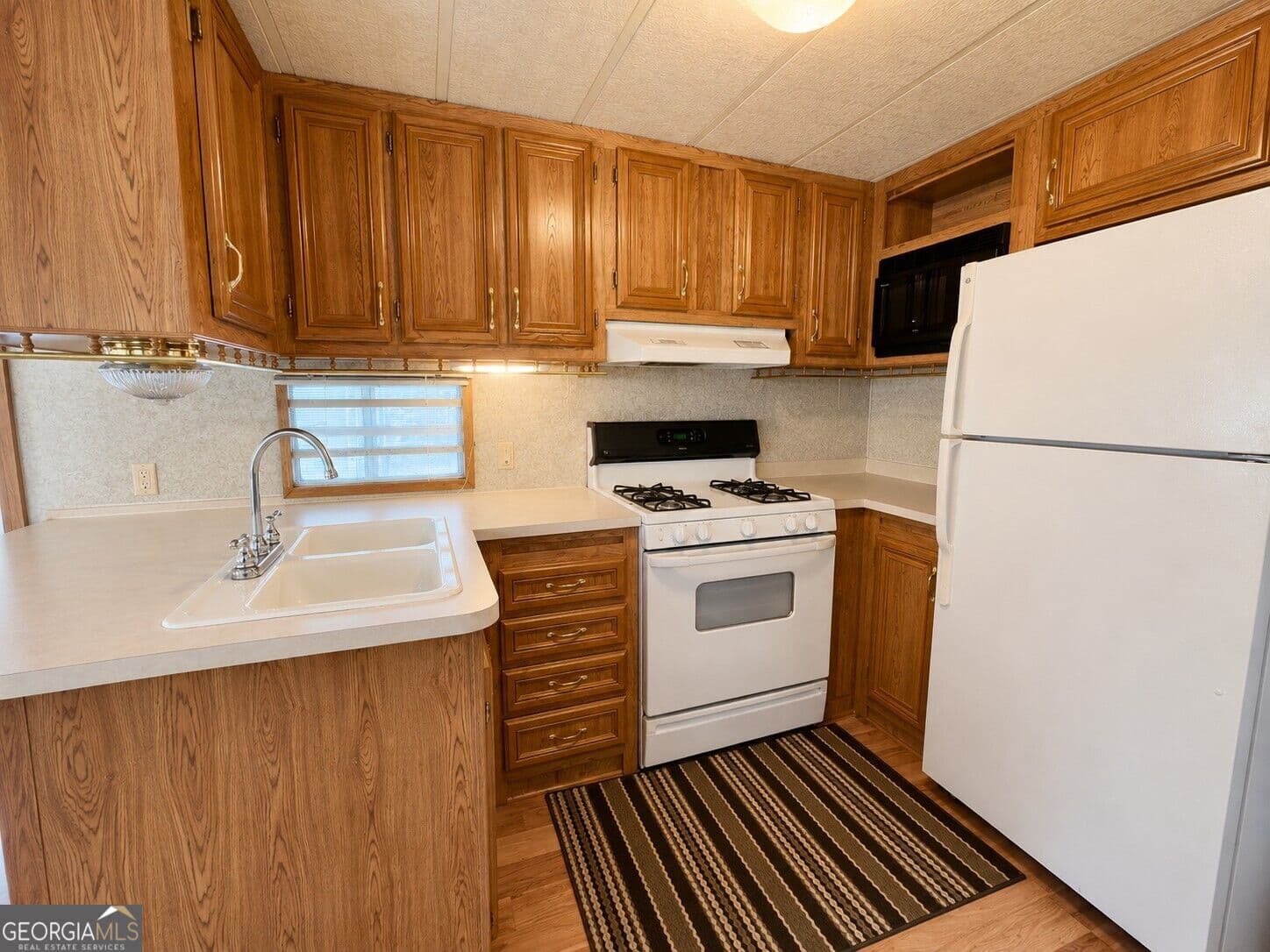 1 bedroom, 1 bathroom, 640 sq ft manufactured home,single family residence for sale at 110 Admiral Drive, Hartwell, GA 30643 — photo 5